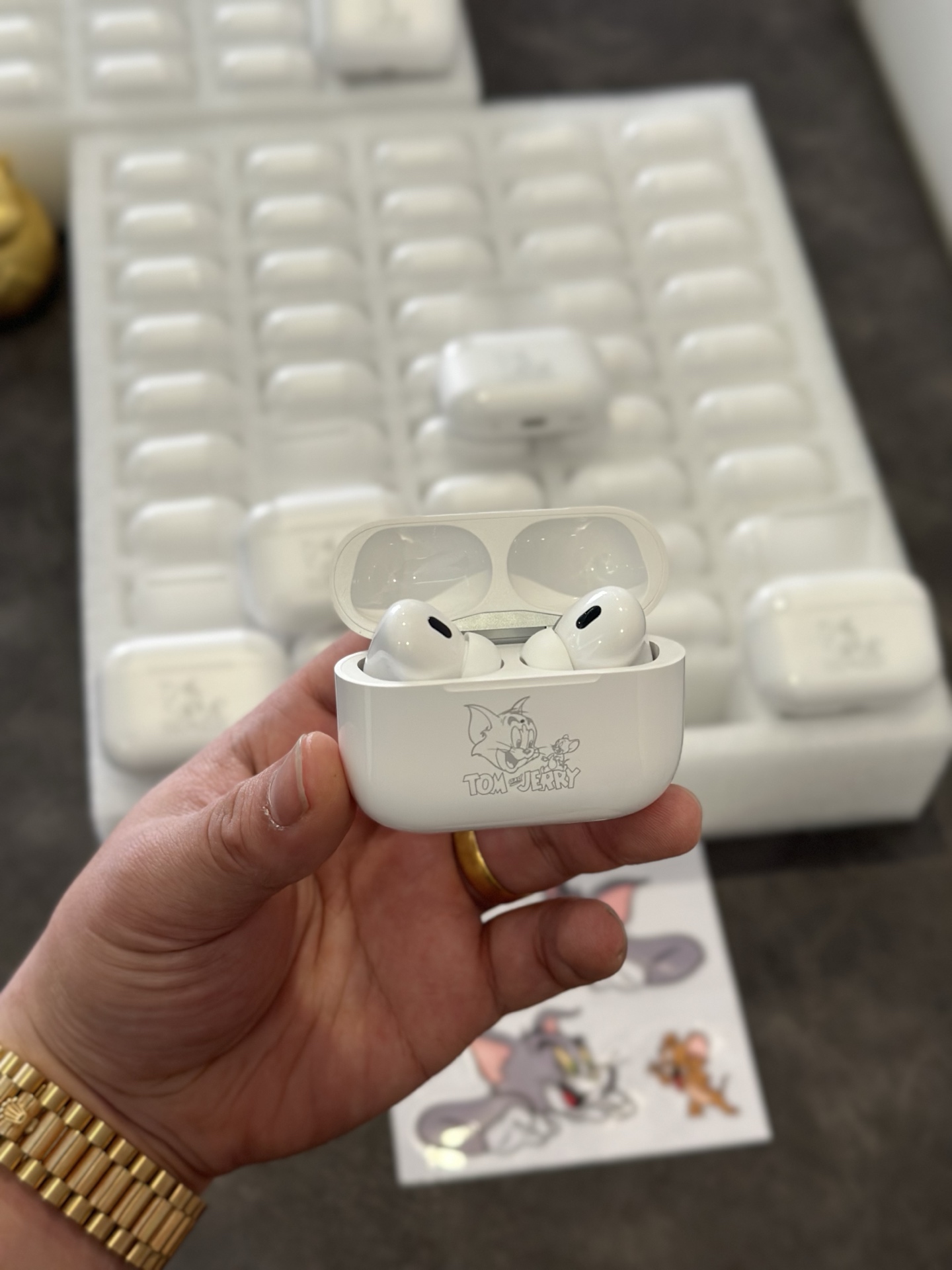 猫和老鼠联名AirPodsPro 实物非常好看[呲牙][呲牙]