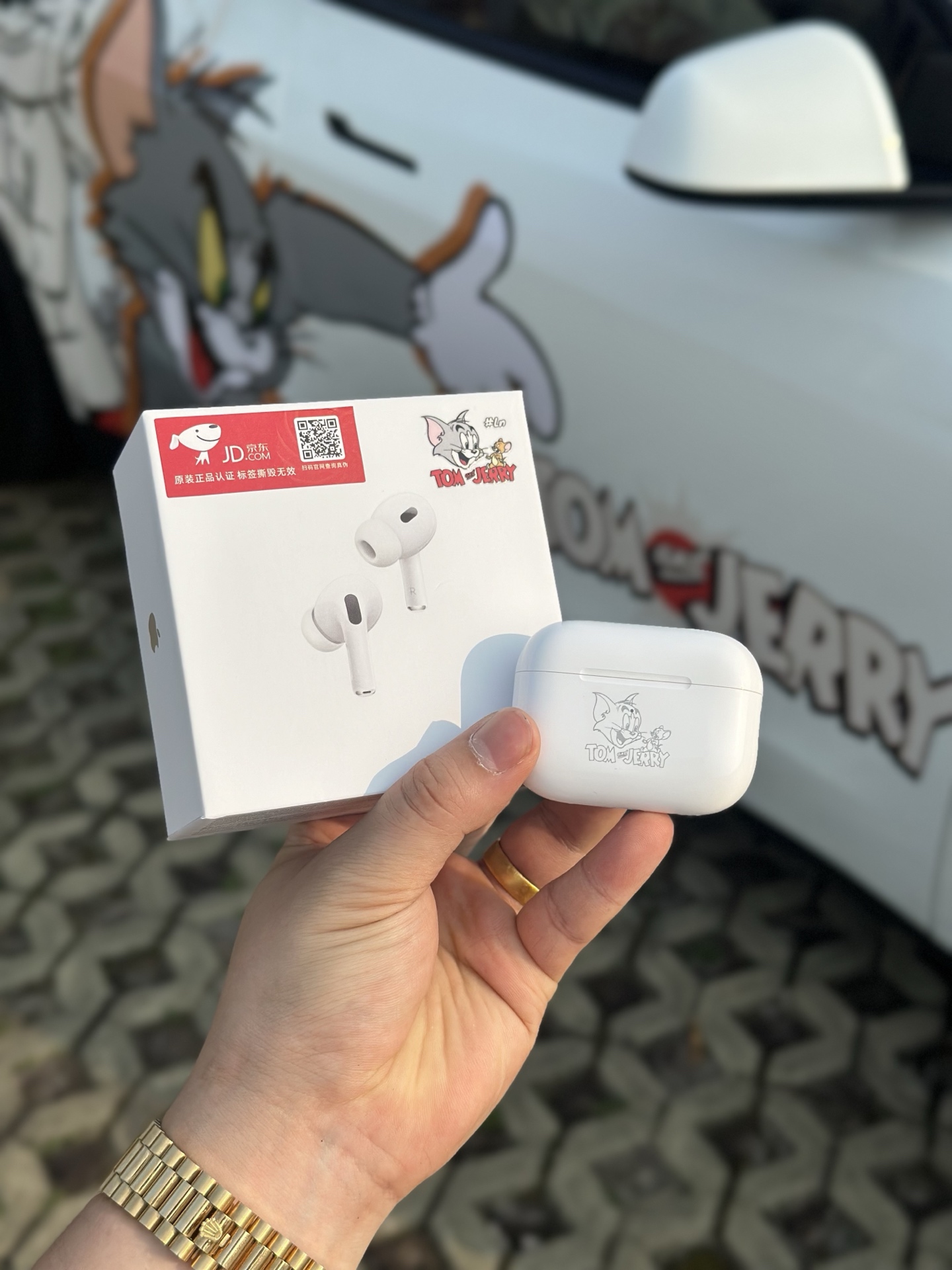 实物拍摄📷 猫和老鼠联名款AirPodsPro2 实物非常好看👀满满的儿时回忆