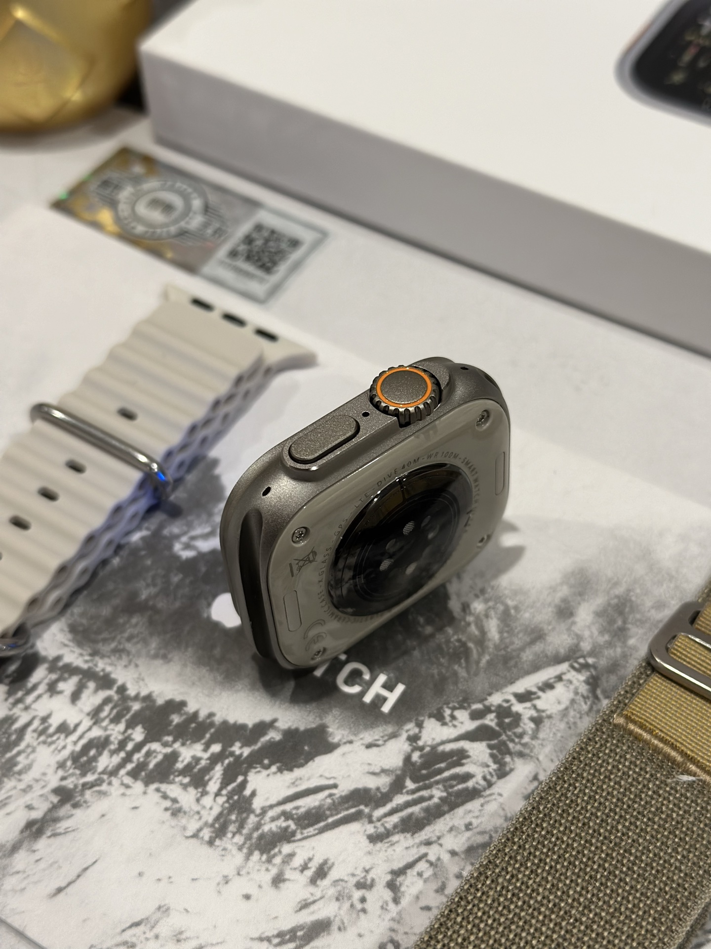 出厂批发价💰290
ln毒版 苹果AppleWatch Ultra2 蓝牙手表
莆田工厂订单 真正1:1完美复刻 可通用正品配件
目前唯一能跟正品通用配件的版本 认准这一点‼️
市面其版本都无法做到能用正品保护壳跟配件
包装跟正品一样带苹果logo 高端复刻认准莆田制造
外观细节做工功能甩华强北那些山寨电子垃圾两条街
原装AMOLED臻彩屏 支持屏幕常亮以及熄屏显示
支持300+自定义表盘 主题风格随你切换 全部免费‼️
重磅功能来了!!各位注意看介绍
支持手机微信消息即时提醒(支持iOS/Android)
支持蓝牙通话/NFC门禁卡 离线付款码 噪音检测等
本地相册音乐/不带手机也可以离线连接蓝牙耳机听歌
录音 股票 小说 股票信息 解压小游戏等 功能非常多
• 上百种运动模式 实时记录运动数据
• 精准心率/ 睡眠质量深度分析
• 女性健康周期提醒 贴心呵护每一天
内置ai智能助手 随时解答你的任何疑问
电池全面升级 日常使用续航2天待机可达7天
强烈推荐各位入手一试!到手不满意包退换
本产品支持售后
质量问题保修三个月 屏幕膜没撕过可退换‼️