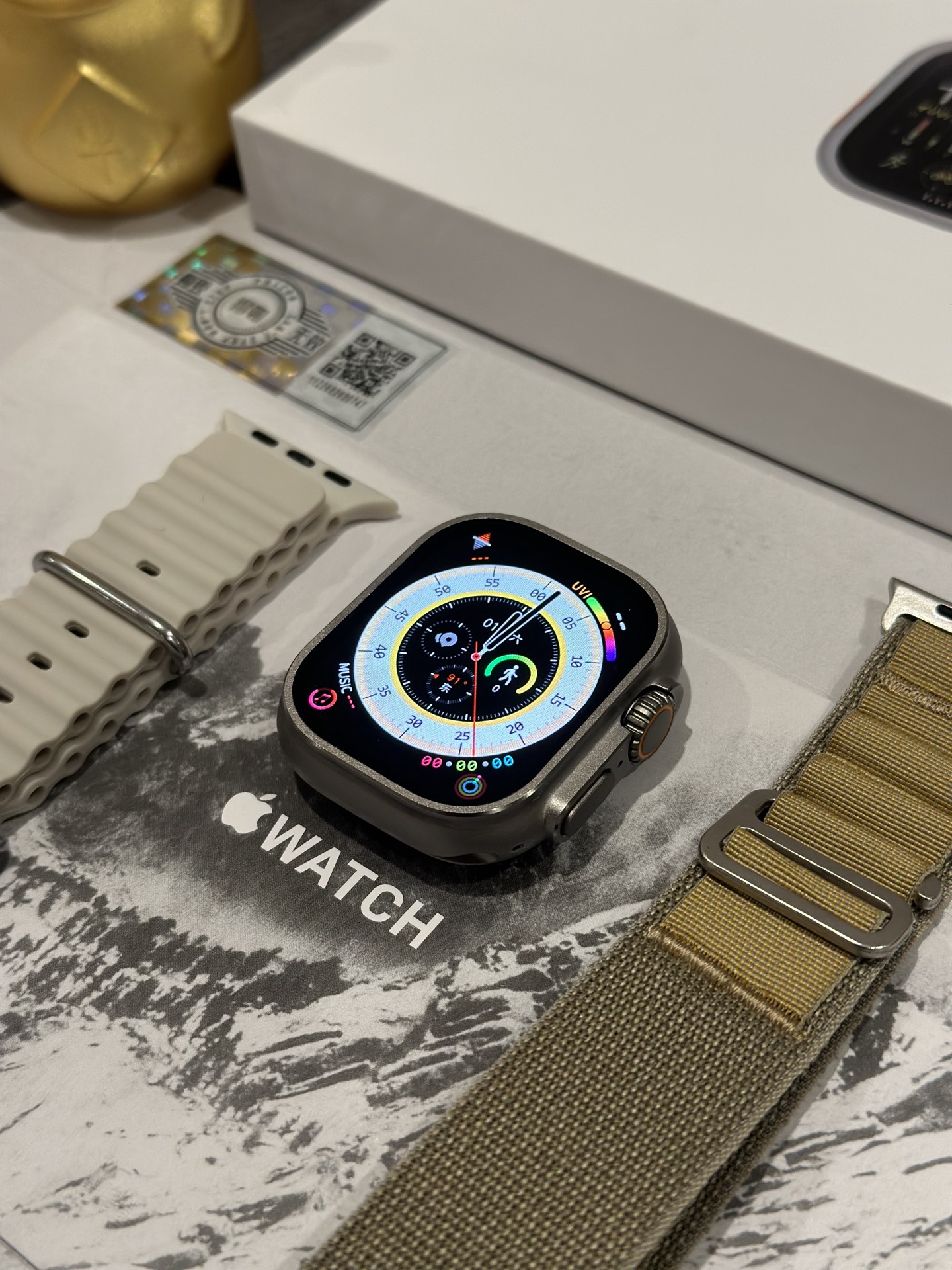 出厂批发价💰290
ln毒版 苹果AppleWatch Ultra2 蓝牙手表
莆田工厂订单 真正1:1完美复刻 可通用正品配件
目前唯一能跟正品通用配件的版本 认准这一点‼️
市面其版本都无法做到能用正品保护壳跟配件
包装跟正品一样带苹果logo 高端复刻认准莆田制造
外观细节做工功能甩华强北那些山寨电子垃圾两条街
原装AMOLED臻彩屏 支持屏幕常亮以及熄屏显示
支持300+自定义表盘 主题风格随你切换 全部免费‼️
重磅功能来了!!各位注意看介绍
支持手机微信消息即时提醒(支持iOS/Android)
支持蓝牙通话/NFC门禁卡 离线付款码 噪音检测等
本地相册音乐/不带手机也可以离线连接蓝牙耳机听歌
录音 股票 小说 股票信息 解压小游戏等 功能非常多
• 上百种运动模式 实时记录运动数据
• 精准心率/ 睡眠质量深度分析
• 女性健康周期提醒 贴心呵护每一天
内置ai智能助手 随时解答你的任何疑问
电池全面升级 日常使用续航2天待机可达7天
强烈推荐各位入手一试!到手不满意包退换
本产品支持售后
质量问题保修三个月 屏幕膜没撕过可退换‼️