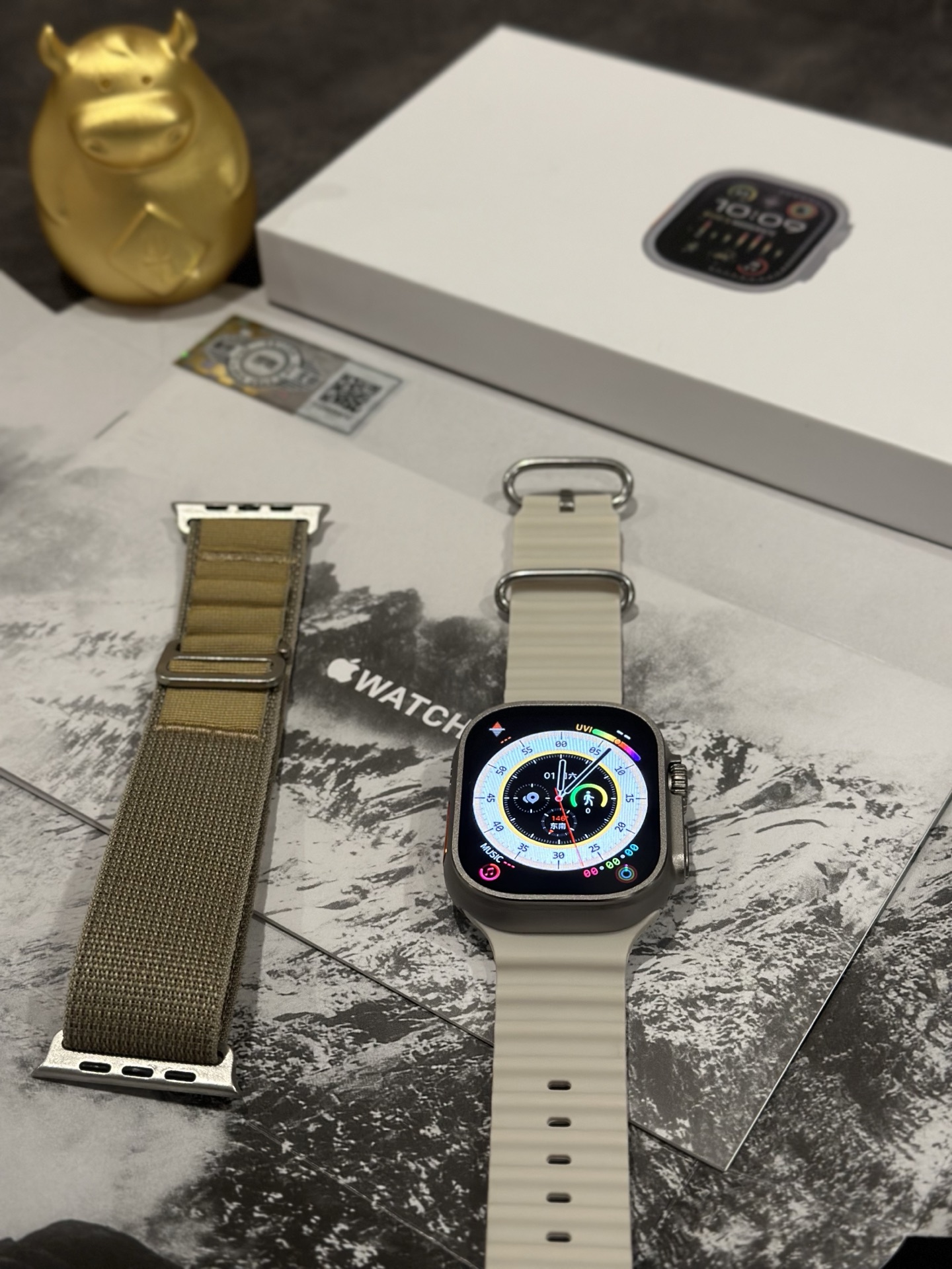 出厂批发价💰290
ln毒版 苹果AppleWatch Ultra2 蓝牙手表
莆田工厂订单 真正1:1完美复刻 可通用正品配件
目前唯一能跟正品通用配件的版本 认准这一点‼️
市面其版本都无法做到能用正品保护壳跟配件
包装跟正品一样带苹果logo 高端复刻认准莆田制造
外观细节做工功能甩华强北那些山寨电子垃圾两条街
原装AMOLED臻彩屏 支持屏幕常亮以及熄屏显示
支持300+自定义表盘 主题风格随你切换 全部免费‼️
重磅功能来了!!各位注意看介绍
支持手机微信消息即时提醒(支持iOS/Android)
支持蓝牙通话/NFC门禁卡 离线付款码 噪音检测等
本地相册音乐/不带手机也可以离线连接蓝牙耳机听歌
录音 股票 小说 股票信息 解压小游戏等 功能非常多
• 上百种运动模式 实时记录运动数据
• 精准心率/ 睡眠质量深度分析
• 女性健康周期提醒 贴心呵护每一天
内置ai智能助手 随时解答你的任何疑问
电池全面升级 日常使用续航2天待机可达7天
强烈推荐各位入手一试!到手不满意包退换
本产品支持售后
质量问题保修三个月 屏幕膜没撕过可退换‼️