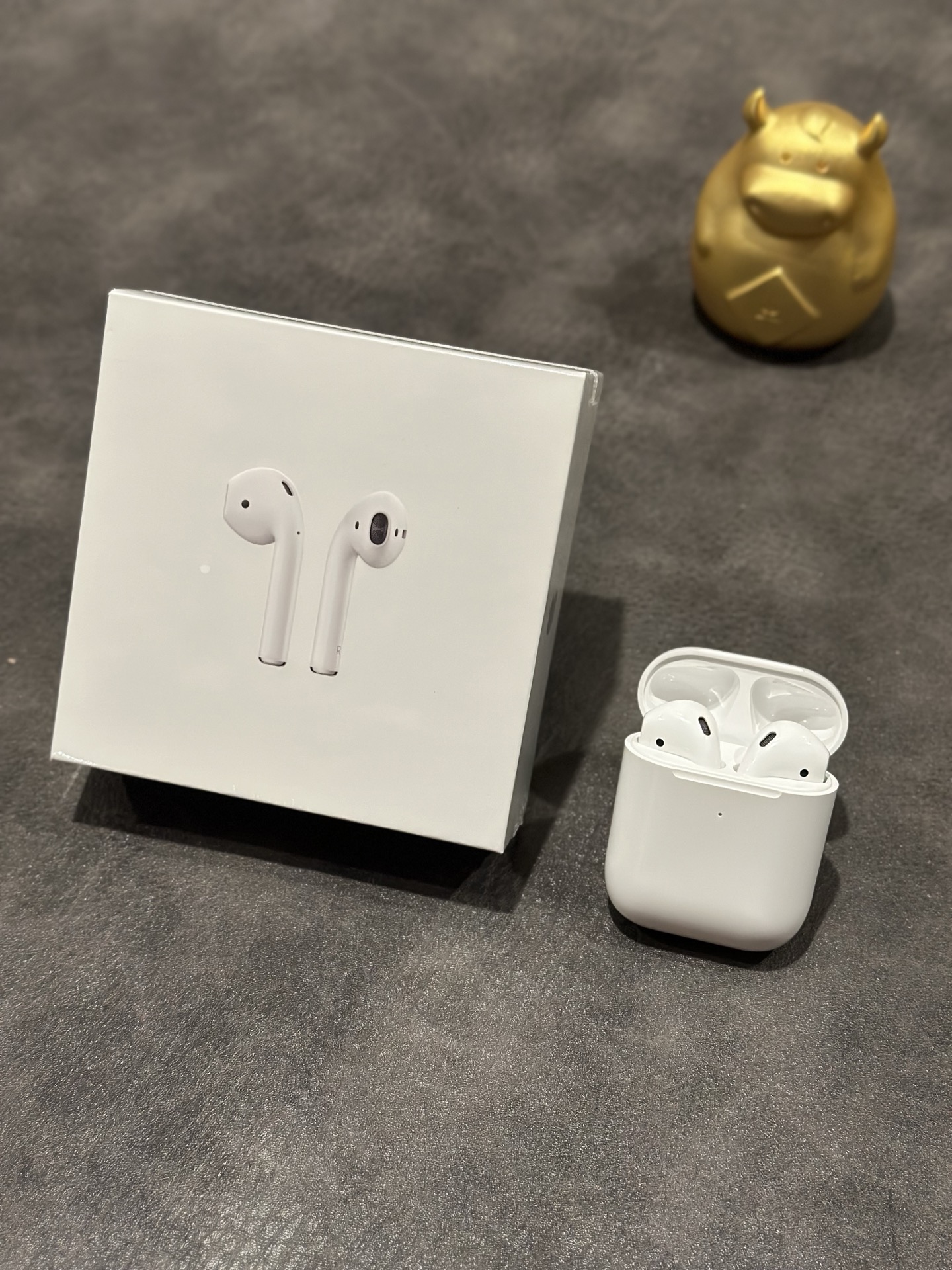 双12福利特价‼️💰70
澳洲版 苹果AirPods 二代耳机 
国外客户订单 高品质1:1 质量非常牛逼
默认贴京东标出货 不需要贴标的报货备注
真正1:1公司货 真实五码合一官网可查  
苹果lightning尾插跟包装 包装配件全部一致
弹窗显示/本机序列号/机身激光/原装1:1正品
真正外单公司高品质货
不要拿华强北几十块的电子垃圾来比 
两个层次的东西 没有可比性

各位放心冲 到手不满意随时可以退
图片均为实拍 照片什么样 实物就是什么样
本产品支持售后
质量问题保修三个月 外观不磨损支持退换