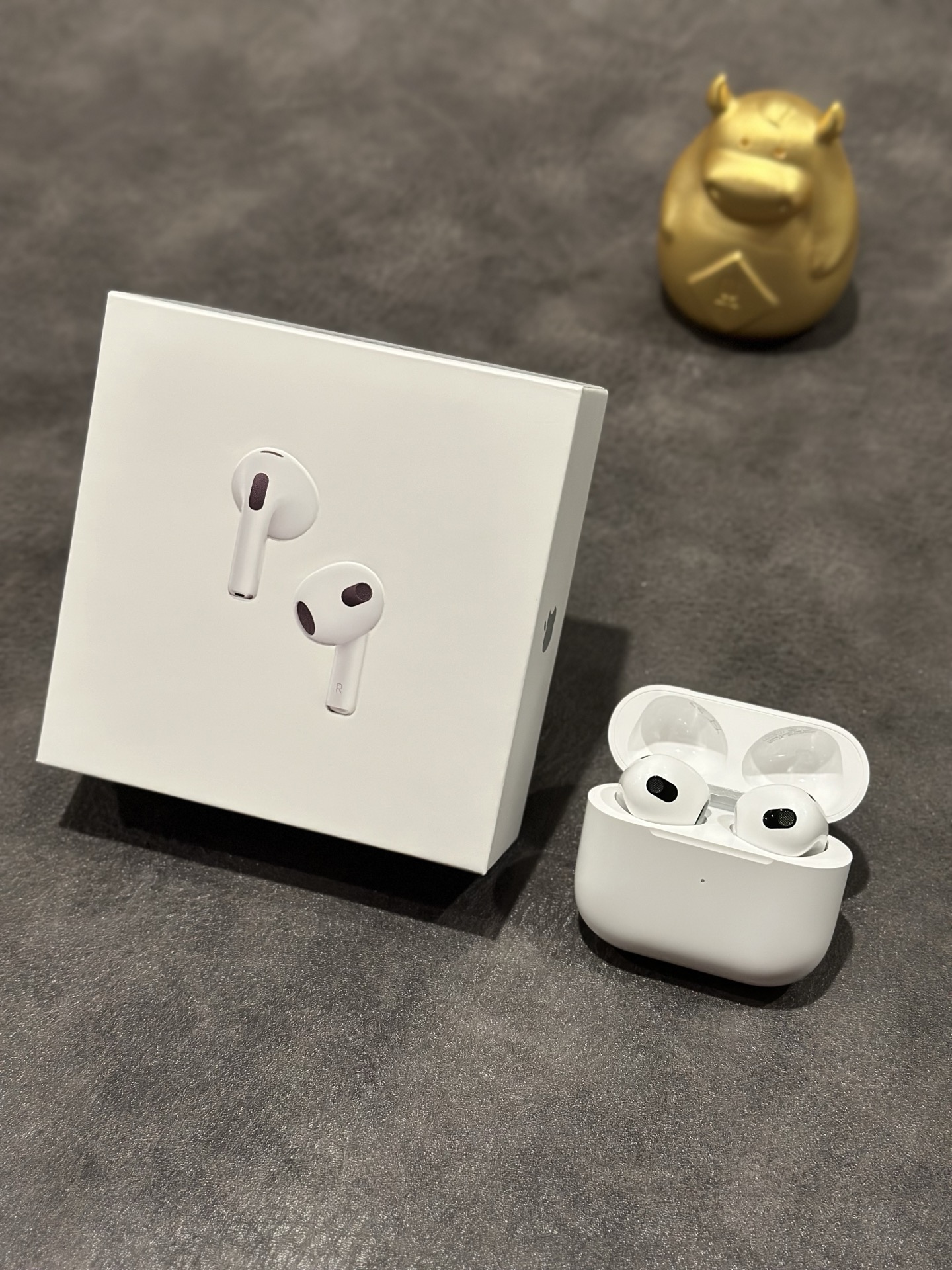 双12福利特价💰80
澳洲版 苹果AirPods3 四代耳机 
国外客户订单 高品质1:1 质量非常牛逼
默认贴京东标出货 不需要贴标的报货备注
真正1:1公司货 真实五码合一官网可查  
苹果lightning尾插跟包装 包装配件全部一致
弹窗显示/本机序列号/机身激光/原装1:1正品
真正外单公司高品质货
不要拿华强北几十块的电子垃圾来比 
两个层次的东西 没有可比性

各位放心冲 到手不满意随时可以退
图片均为实拍 照片什么样 实物就是什么样
本产品支持售后
质量问题保修三个月 外观不磨损支持退换