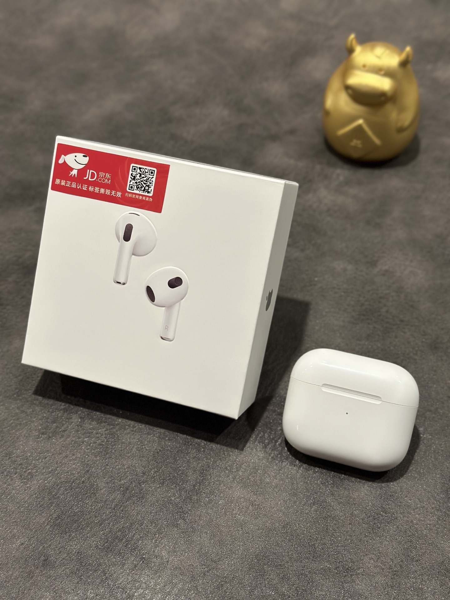 年底收官福利🧧💰80
澳洲版 苹果AirPods3 四代耳机 
国外客户订单 高品质1:1 质量非常牛逼
默认贴京东标出货 不需要贴标的报货备注
真正1:1公司货 真实五码合一官网可查  
苹果lightning尾插跟包装 包装配件全部一致
弹窗显示/本机序列号/机身激光/原装1:1正品
真正外单公司高品质货
不要拿华强北几十块的电子垃圾来比 
两个层次的东西 没有可比性

各位放心冲 到手不满意随时可以退
图片均为实拍 照片什么样 实物就是什么样
本产品支持售后
质量问题保修三个月 外观不磨损支持退换