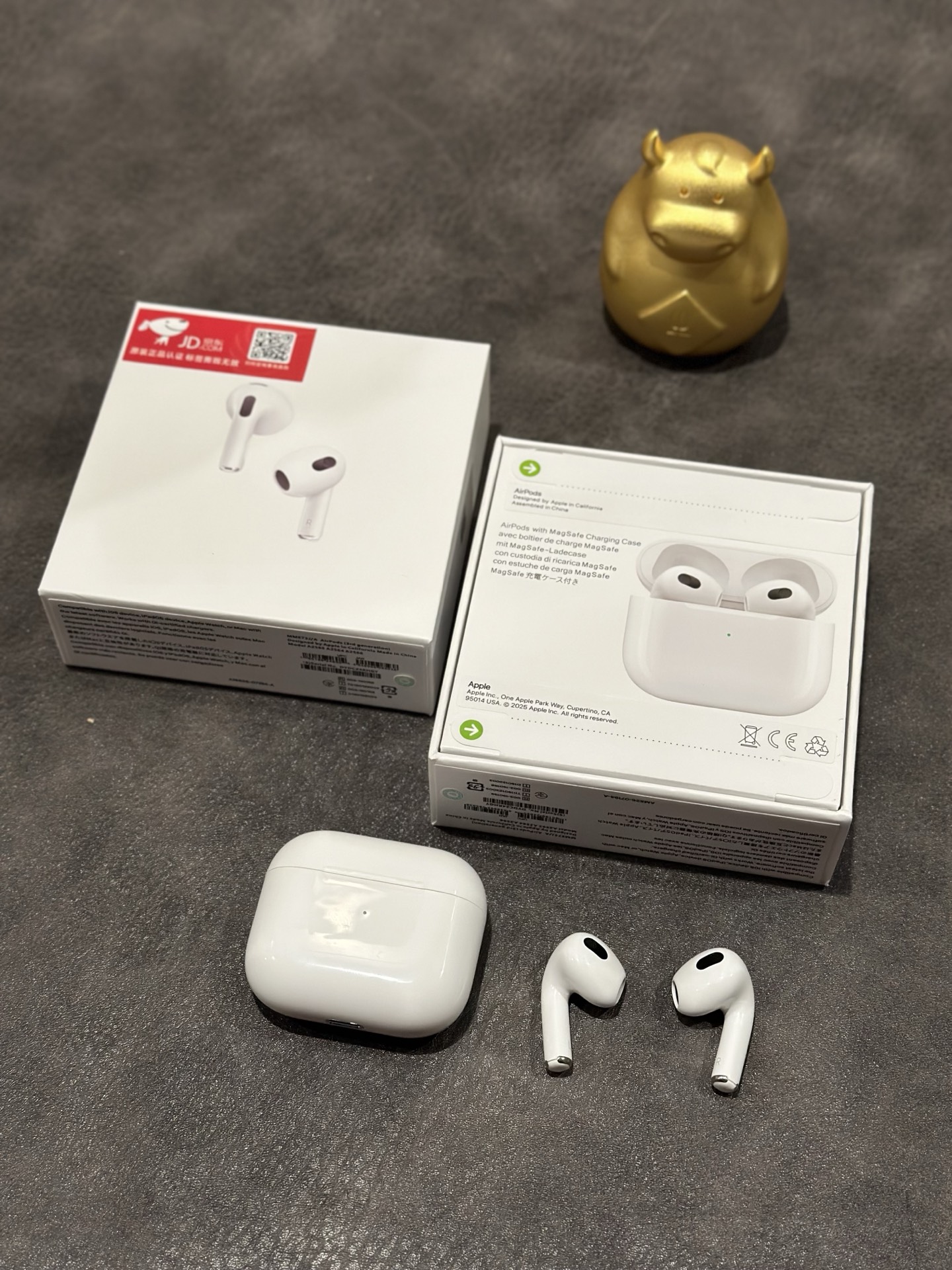 年底收官福利🧧💰80
澳洲版 苹果AirPods3 四代耳机 
国外客户订单 高品质1:1 质量非常牛逼
默认贴京东标出货 不需要贴标的报货备注
真正1:1公司货 真实五码合一官网可查  
苹果lightning尾插跟包装 包装配件全部一致
弹窗显示/本机序列号/机身激光/原装1:1正品
真正外单公司高品质货
不要拿华强北几十块的电子垃圾来比 
两个层次的东西 没有可比性

各位放心冲 到手不满意随时可以退
图片均为实拍 照片什么样 实物就是什么样
本产品支持售后
质量问题保修三个月 外观不磨损支持退换