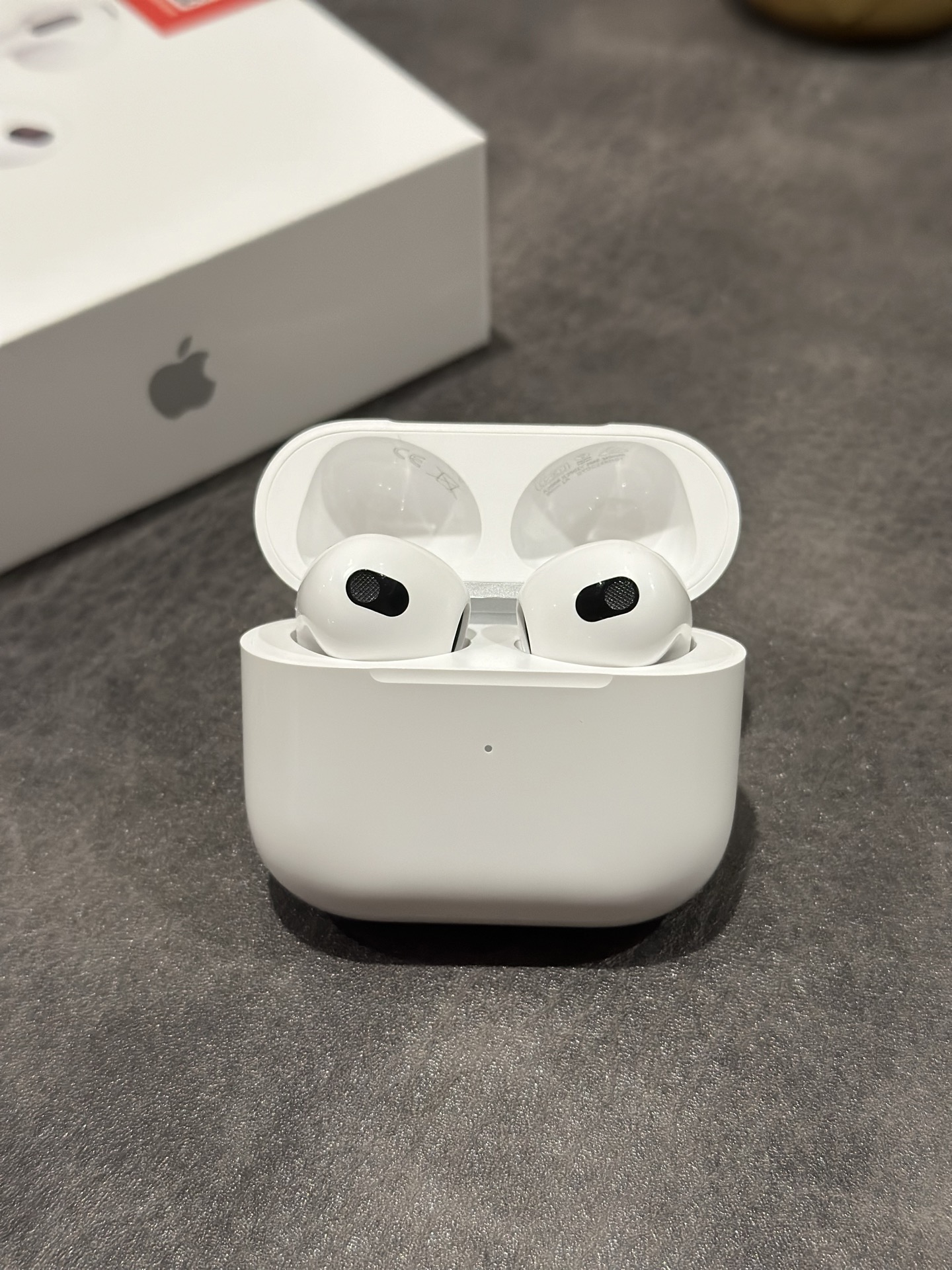 年底收官福利🧧💰80
澳洲版 苹果AirPods3 四代耳机 
国外客户订单 高品质1:1 质量非常牛逼
默认贴京东标出货 不需要贴标的报货备注
真正1:1公司货 真实五码合一官网可查  
苹果lightning尾插跟包装 包装配件全部一致
弹窗显示/本机序列号/机身激光/原装1:1正品
真正外单公司高品质货
不要拿华强北几十块的电子垃圾来比 
两个层次的东西 没有可比性

各位放心冲 到手不满意随时可以退
图片均为实拍 照片什么样 实物就是什么样
本产品支持售后
质量问题保修三个月 外观不磨损支持退换