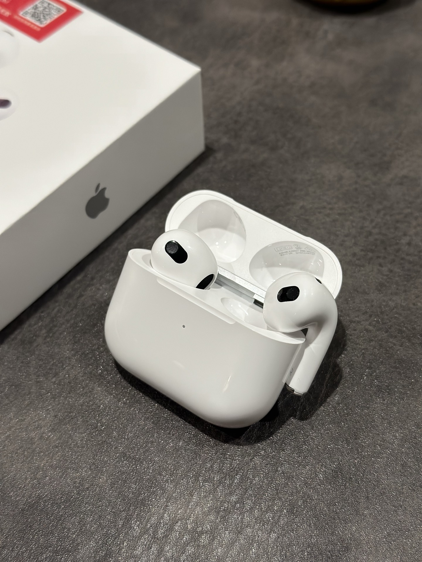 年底收官福利🧧💰80
澳洲版 苹果AirPods3 四代耳机 
国外客户订单 高品质1:1 质量非常牛逼
默认贴京东标出货 不需要贴标的报货备注
真正1:1公司货 真实五码合一官网可查  
苹果lightning尾插跟包装 包装配件全部一致
弹窗显示/本机序列号/机身激光/原装1:1正品
真正外单公司高品质货
不要拿华强北几十块的电子垃圾来比 
两个层次的东西 没有可比性

各位放心冲 到手不满意随时可以退
图片均为实拍 照片什么样 实物就是什么样
本产品支持售后
质量问题保修三个月 外观不磨损支持退换