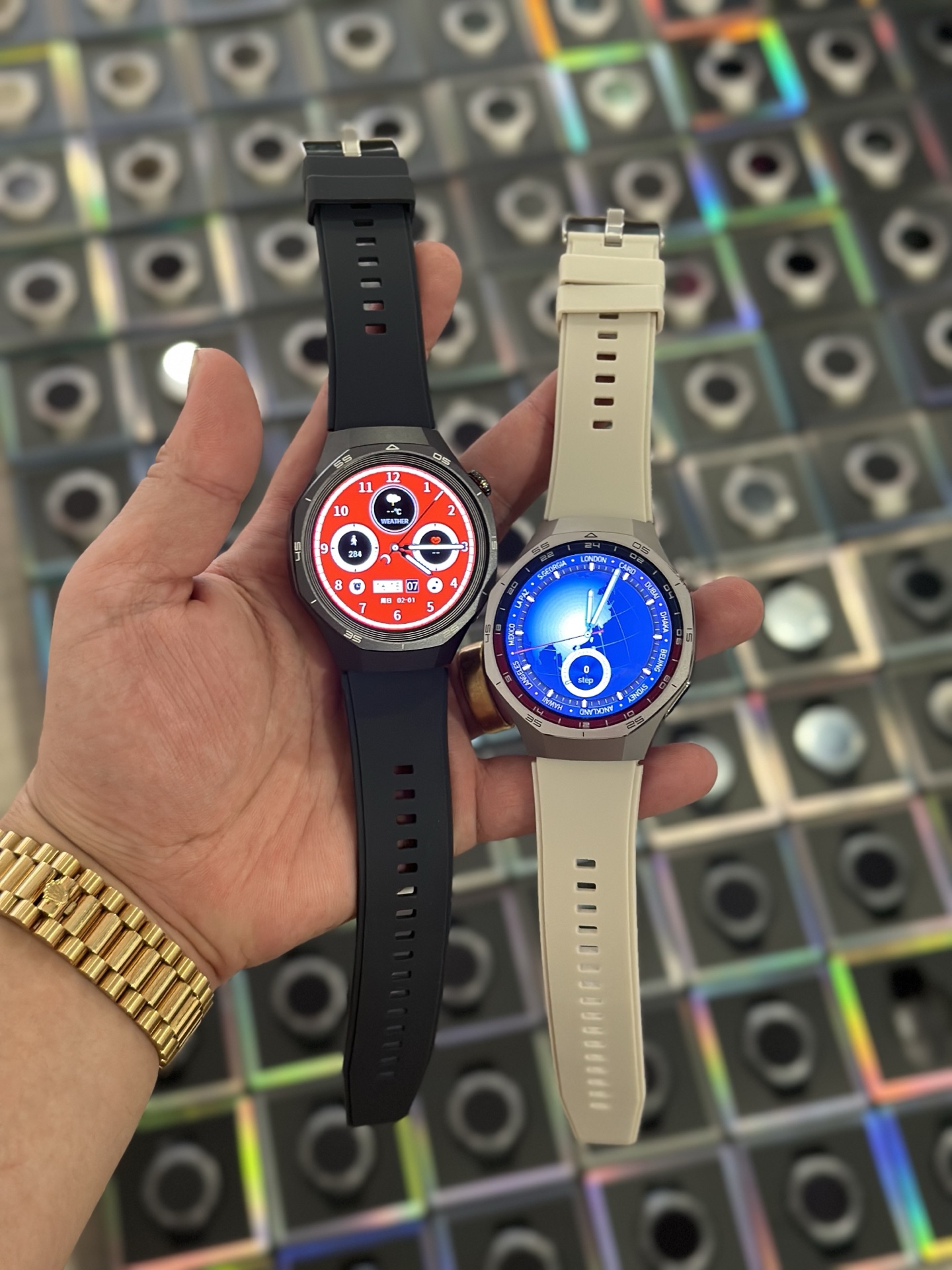 现货入库‼️ ln毒版 华为GT5Pro手表 黑色银色2个颜色 标配3条表带