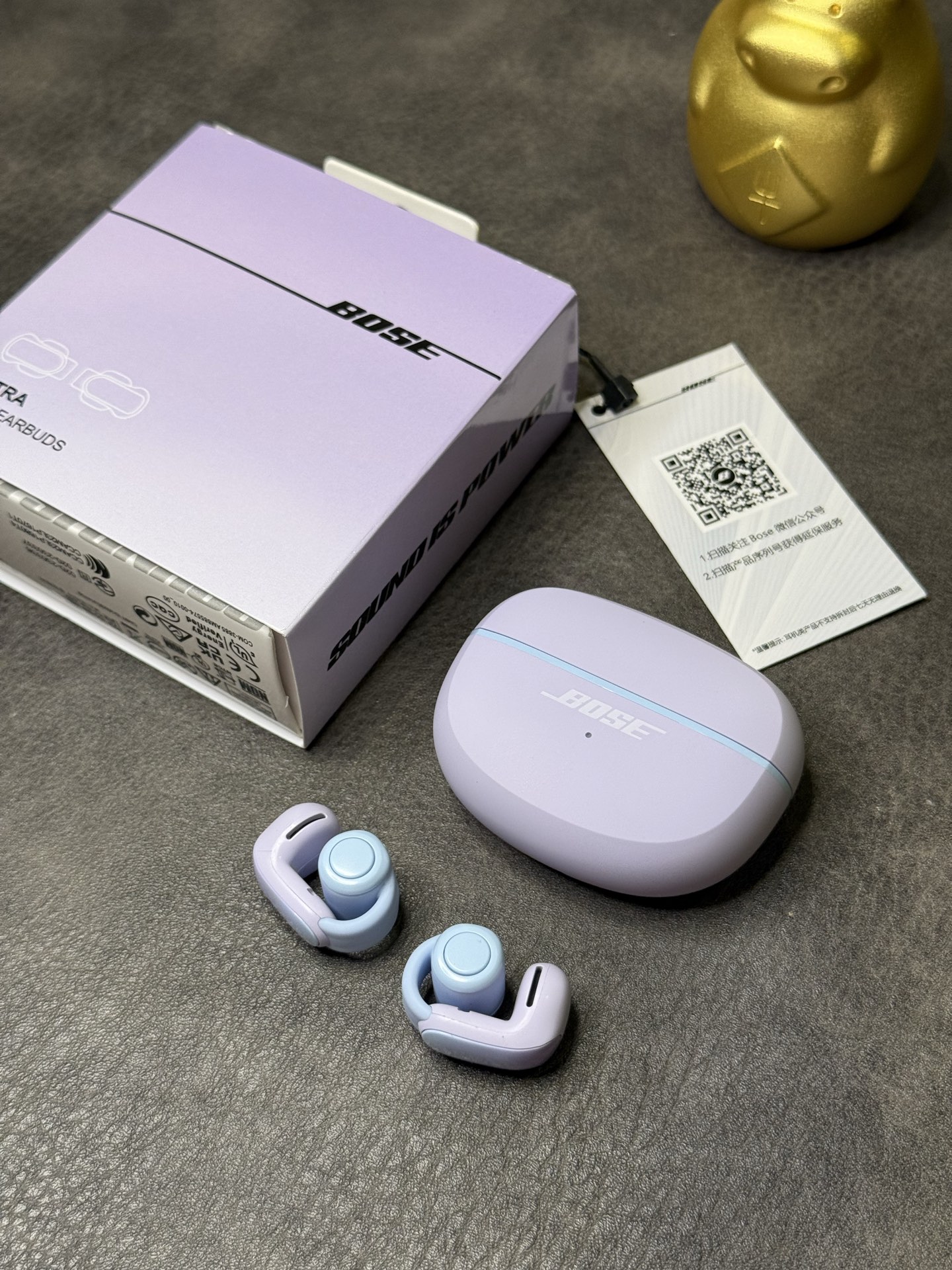 出厂批发价💰150
Bose Ultra耳夹式开放式耳机 ln毒版
外贸大客户订单 出口国外当原装卖的品质
莆田最高版本 包装序列号一机一码 支持注册
区别市面华强北那种几十块的错误版便宜货
欢迎各位对此正品 渠道资源源头厂家供应
Bose Ultra独特耳夹式设计
轻巧不压耳朵 也可充当耳环装饰 视觉效果直接拉满
超软硅胶柔性带 贴合不同耳型 长时间佩戴也毫无负担
跑步/骑车等激烈运动都不怕掉落 安全又自在。
喇叭参数:采用12mm动圈单元,搭载沉浸空间音频技术,声音清晰没杂音,戴上像把小音箱挂耳边,听歌、追剧超有感觉!
超长待机:充满电能听7小时,充电盒还能再补19.5小时,充电10分钟就能听2小时,电量焦虑不存在!
防水抗造:IPX4防水,运动出汗、突然下雨都不怕,随便用不心疼!
想解放耳朵、轻松听歌?Bose Ultra闭眼入!
本产品支持售后
非人为问题保修三个月 外观没磨损可以退换