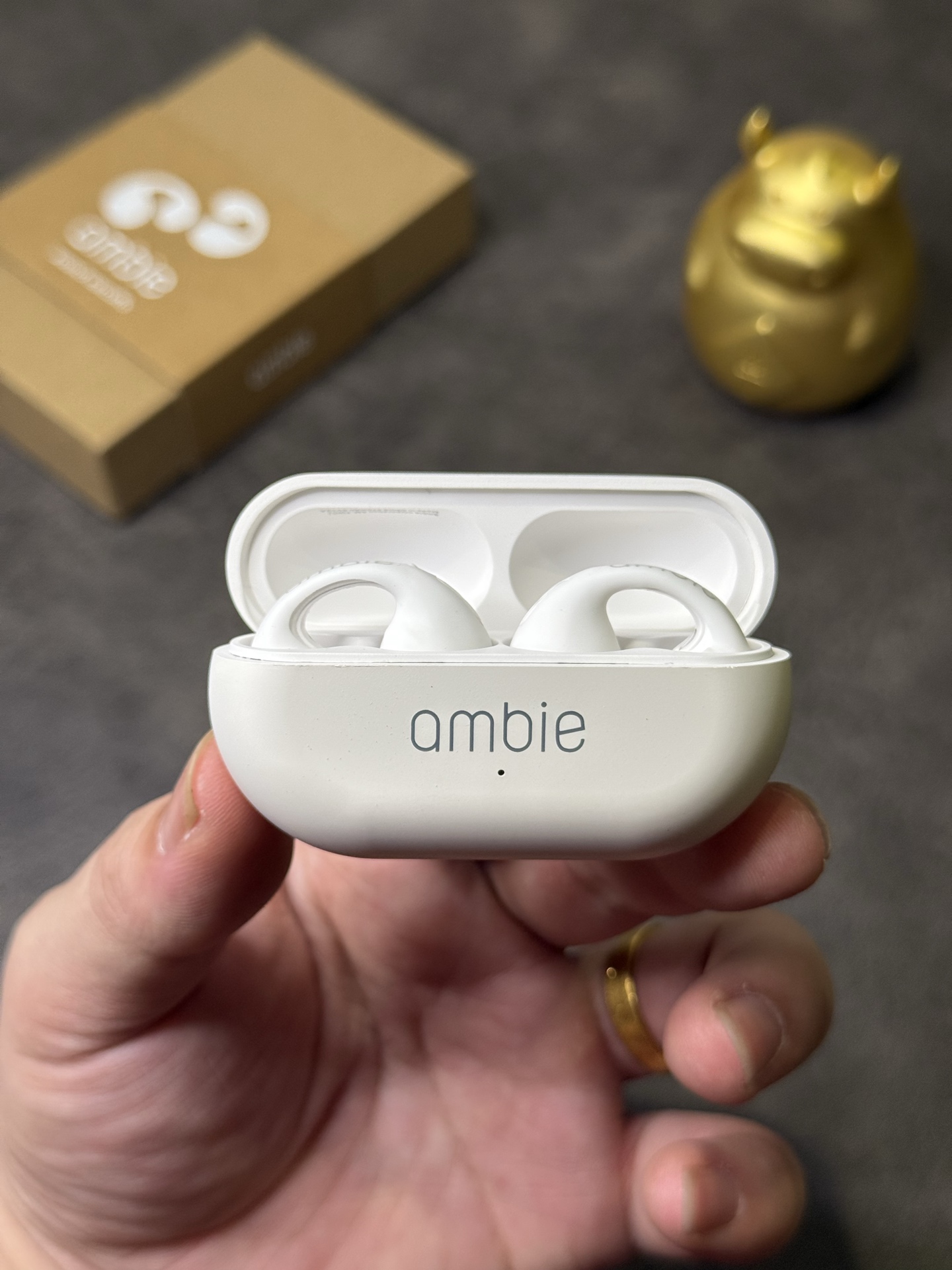 现货批发💰130 ambie 空气/骨传导耳机 佩戴很舒适 激烈运动也不会掉