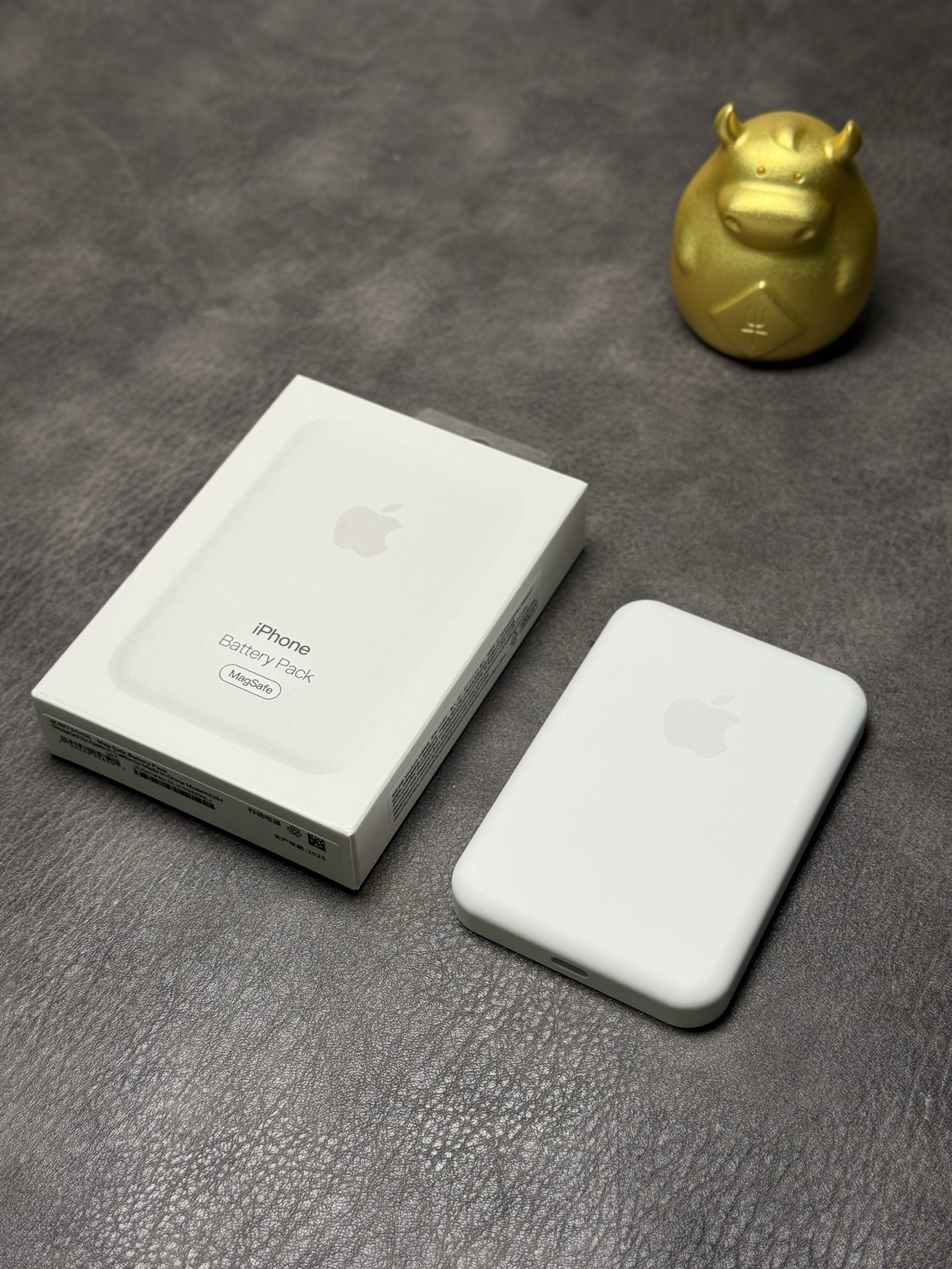 出厂批发价💰90
苹果MagSafe磁吸充电宝 高配版
跨境电商客户订单 高配1:1版本 带序列号
轻轻一靠 自动吸附 显示苹果弹窗充电动画
莆田工厂订单 专供外贸客户 真实3000毫安电池
秒杀市面华强北低配虚标版本 欢迎各位拆机对比
充电效率跟原装一样 单次可给手机充电60%左右
高效回血告别电量焦虑✔️应急充电必备神器

本产品售后保修三个月 外观没磨损支持退换‼️