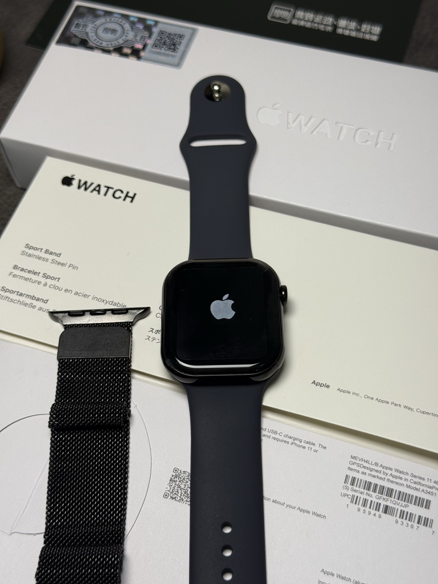 ln毒版出货💯💰240
苹果AppleWatch Series11 苹果11代手表 
全新升级WatchOS 26系统主题 目前唯一正确版
莆田工厂订单 真正1:1完美复刻 可通用正品配件
目前唯一能跟正品通用配件的版本 认准这一点‼️
46mm不锈钢边框 所有孔位都是1:1对标正品
市面其版本都无法做到能用正品保护壳跟配件
新增回复微信消息功能‼️各位期待的功能款来了
目前唯一能在手表上直接回复微信消息的1:1苹果手表
莆田ln毒版出品款 外包装跟正品一样带苹果图标
手表包装带序列号 可在官网查询保修✔️
到手逼格跟正品无异！区别市面华强北一眼假版本
46/42mm两种尺寸表盘可选‼️没备注默认发46mm
标配Amoled高清屏 黑暗环境下屏幕不会发灰漏光
398mah高压电池 常规使用续航可达3天左右 
全触海栎创816D触控方案 操作顺滑 运行流畅不卡顿
IP67级防水日常洗手/淋雨都不怕
新增功能1️⃣
健康监测，贴心守护：内置专业的心率、血压、血氧传感器，实时精准监测身体指标。睡眠监测功能也很强大，能分析睡眠质量，给出改善建议，就像私人健康管家，时刻关注身体状况
新增功能2️⃣
蓝牙5.3连接超稳定，来电、短信、微信等通知实时提醒，支持手表回复微信消息！AI语音助手超智能，查天气、设闹钟等
新增功能3️⃣
支持运动记录助力锻炼：支持跑步、骑行、瑜伽等几十种运动模式，自动识别运动状态，精准记录运动轨迹、步数、卡路里消耗等数据。
新增功能4️⃣
支持登录微信、回复微信消息！支付宝离线支付，出门不用带钱包，抬手一扫就能付款，购物、乘车超方便。还具备NFC功能，刷门禁轻松进出小区、办公楼。
新增功能5️⃣
支持下载小软件 上传照片/音乐等操作
手表可存储音乐 不带手机也能连接蓝牙耳机听歌

功能非常多 欢迎各位到手亲自把玩！
手表支持售后保修 报货赠送图中2条表带 水凝保护膜
非人为造成的免费保修三个月 屏幕膜不撕支持退换‼️