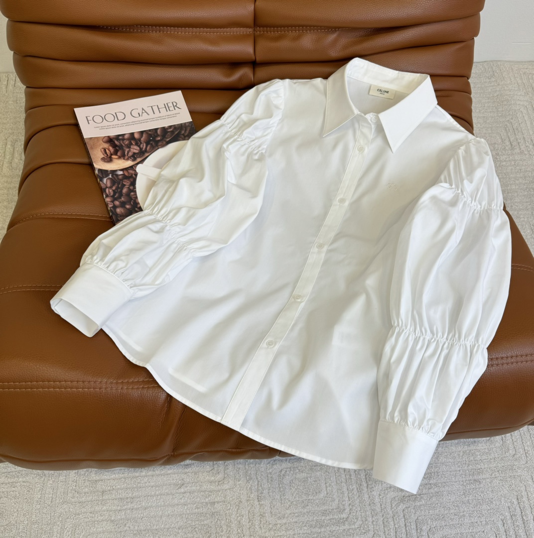 时髦别致24ss竹节泡泡袖设计白色衬衫颜值很高的一件衬衫单穿真的赞爆了秒吸睛两个竹节泡泡袖设计非常好看有