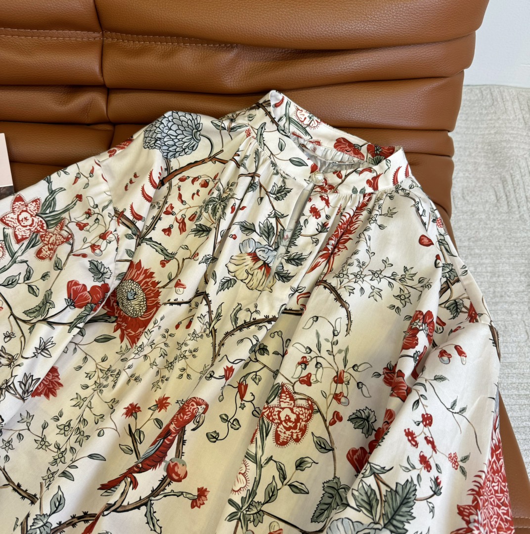 24春夏丛林系列印花衬衫春意盎然优雅感满满宽松有余量版型对身材没有限制丛林花朵鹦鹉图案印花很好看采用棉质