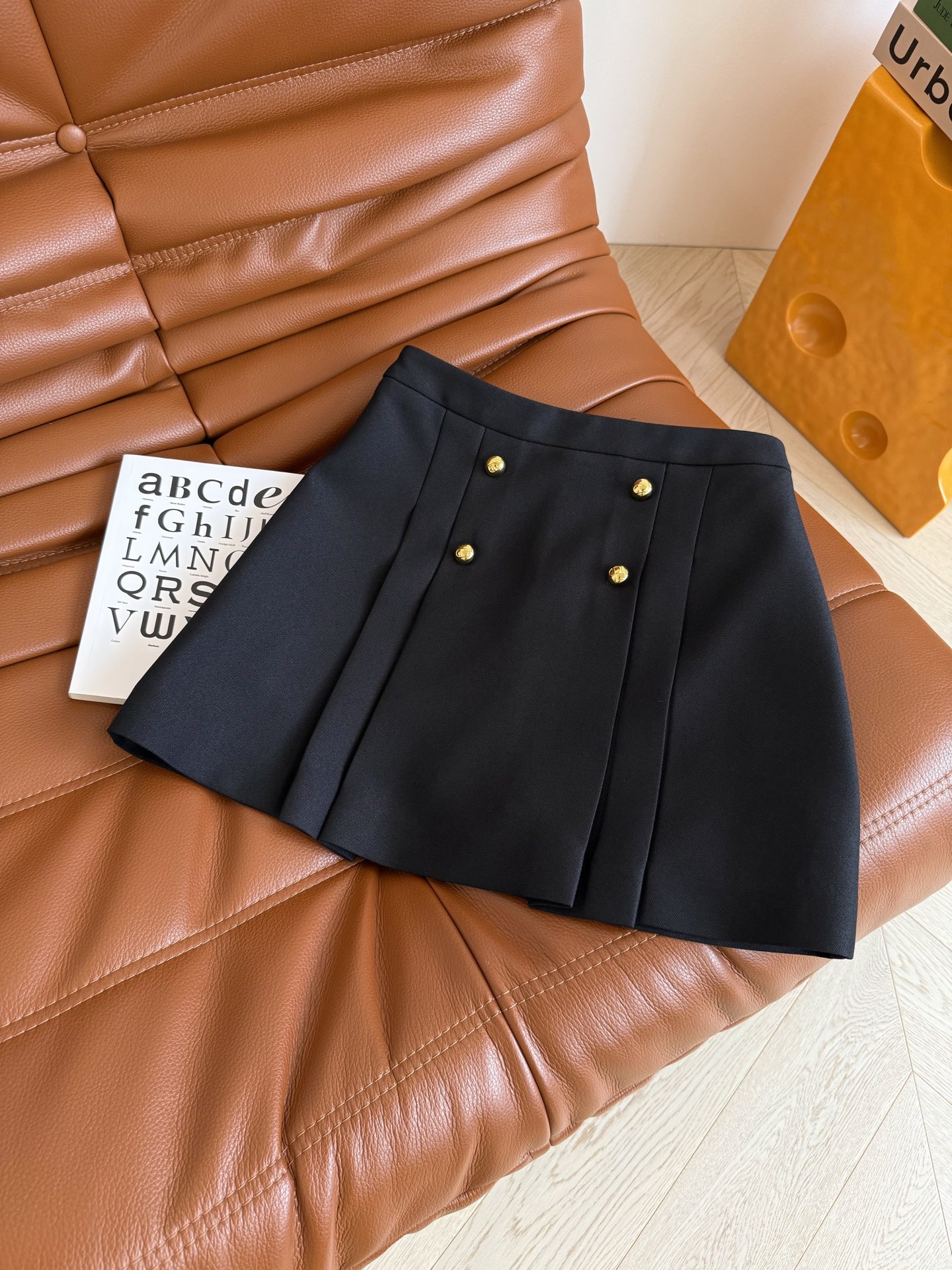 Stylish Feminine Suit Collection: 25 New Items with Bow Tie and Corset - 图片 7