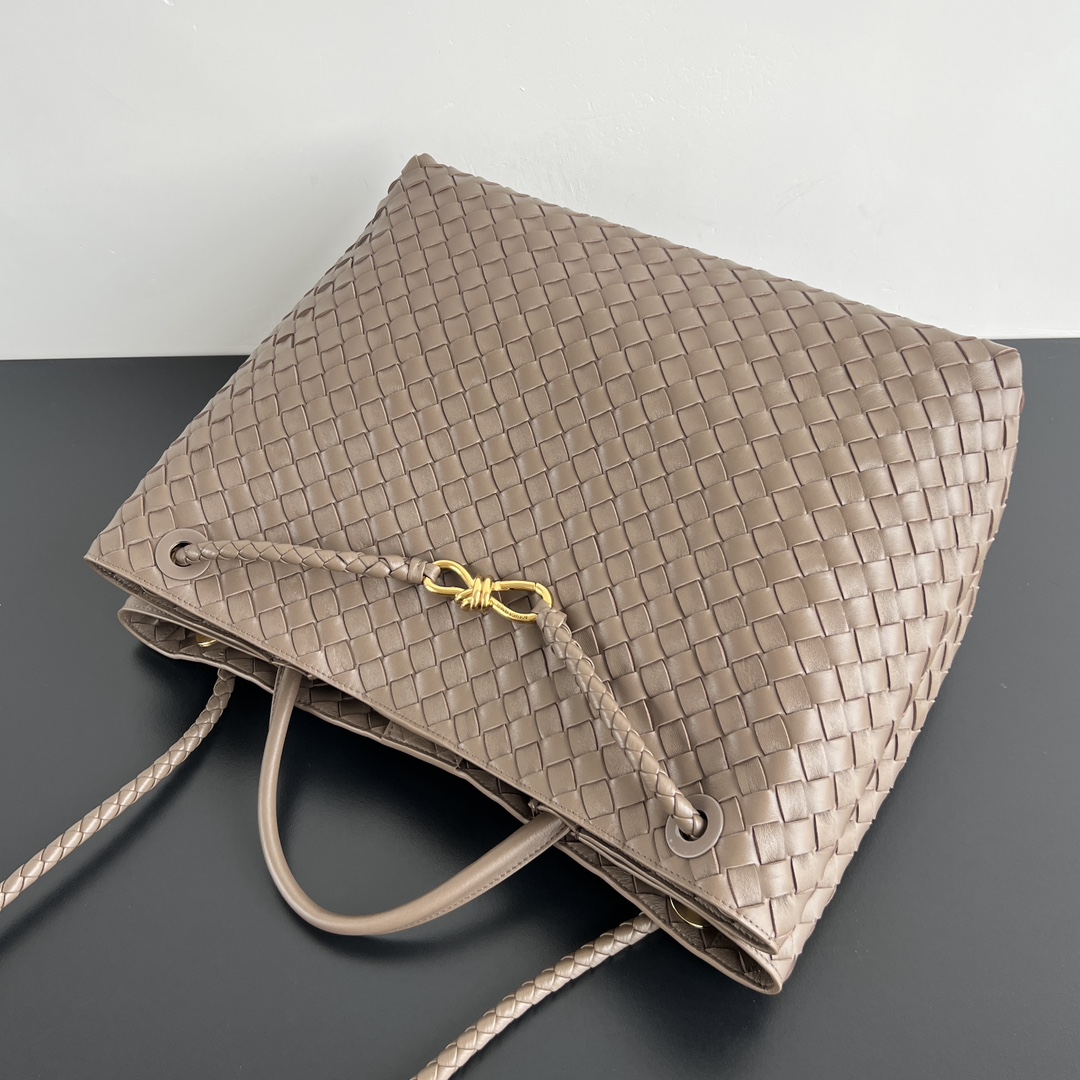 #Bottega Veneta 2023 spring and summer new Andiamo handbag, many stars have the same style 🎈 743575 photo 1