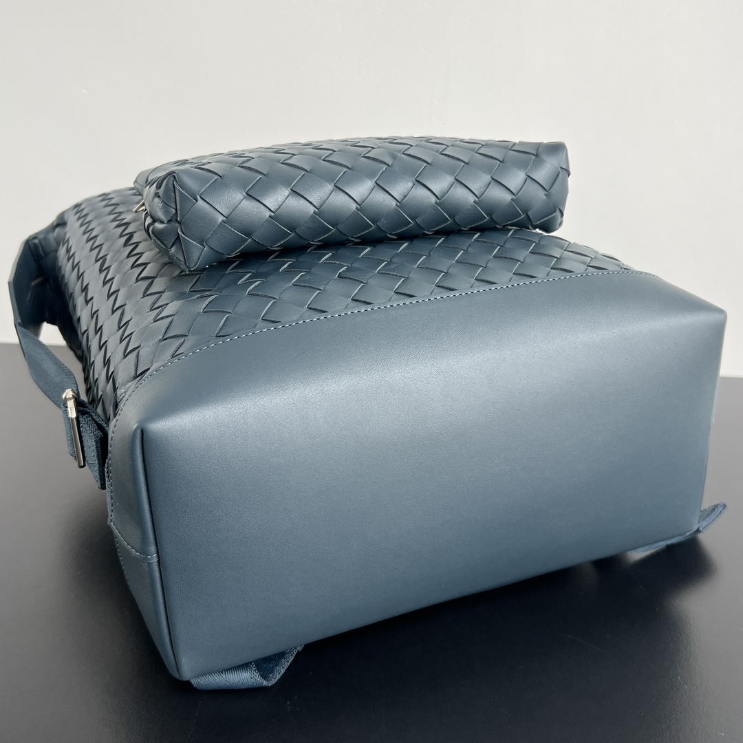 Bottega Veneta Classic Blue 42x30x13cm everyday