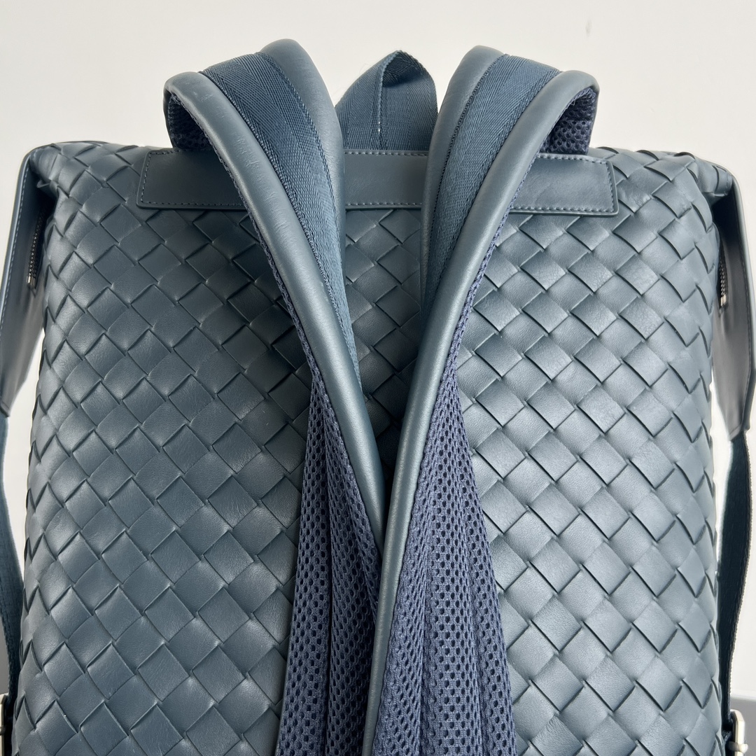 Bottega Veneta Classic Blue 42x30x13cm everyday