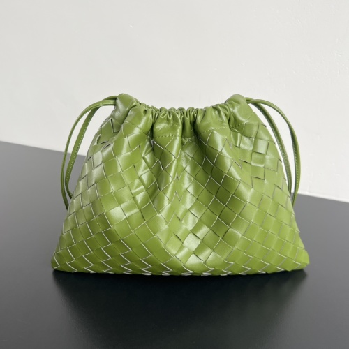 Bottega Veneta Green Leather Weave Bucket Bag, Drawstring Closure 1 Bottega Veneta Green Leather Weave Bucket Bag, Drawstring Closure