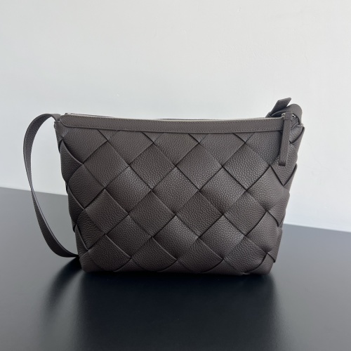 Elegant Woven Leather Hobo Bag, Diago Design, Adjustable Strap, Spacious 1 Elegant Woven Leather Hobo Bag, Diago Design, Adjustable Strap, Spacious