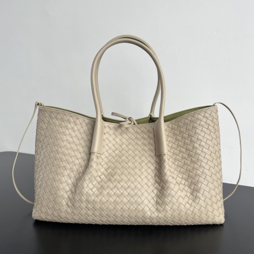 Bottega Veneta Pinacoteca Medium Tote Bag in Woven Leather 1 Bottega Veneta Pinacoteca Medium Tote Bag in Woven Leather