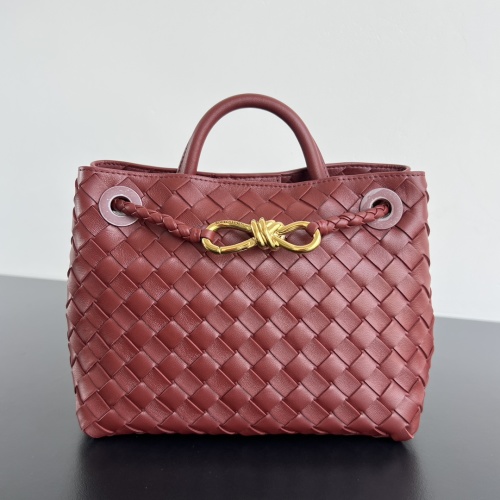 Bottega Veneta Andiamo Handbag: Nappa Leather, Gold Knot Clasp, 25x22x10.5cm 1 Bottega Veneta Andiamo Handbag: Nappa Leather, Gold Knot Clasp, 25x22x10.5cm