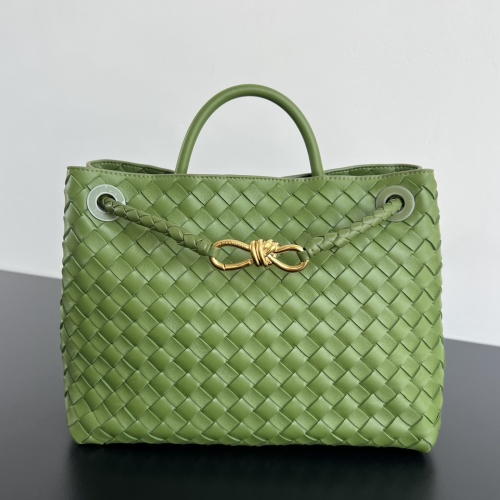 Bottega Veneta Andiamo Handbag, Nappa Leather, Gold Knot, 32.5x24x12cm, Green 1 Bottega Veneta Andiamo Handbag, Nappa Leather, Gold Knot, 32.5x24x12cm, Green