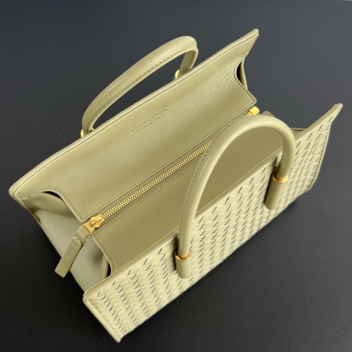 BV's new product Barbare Tote handbag, small size 🤎 875932, has a refined simple style and a quiet sense of luxury photo 7