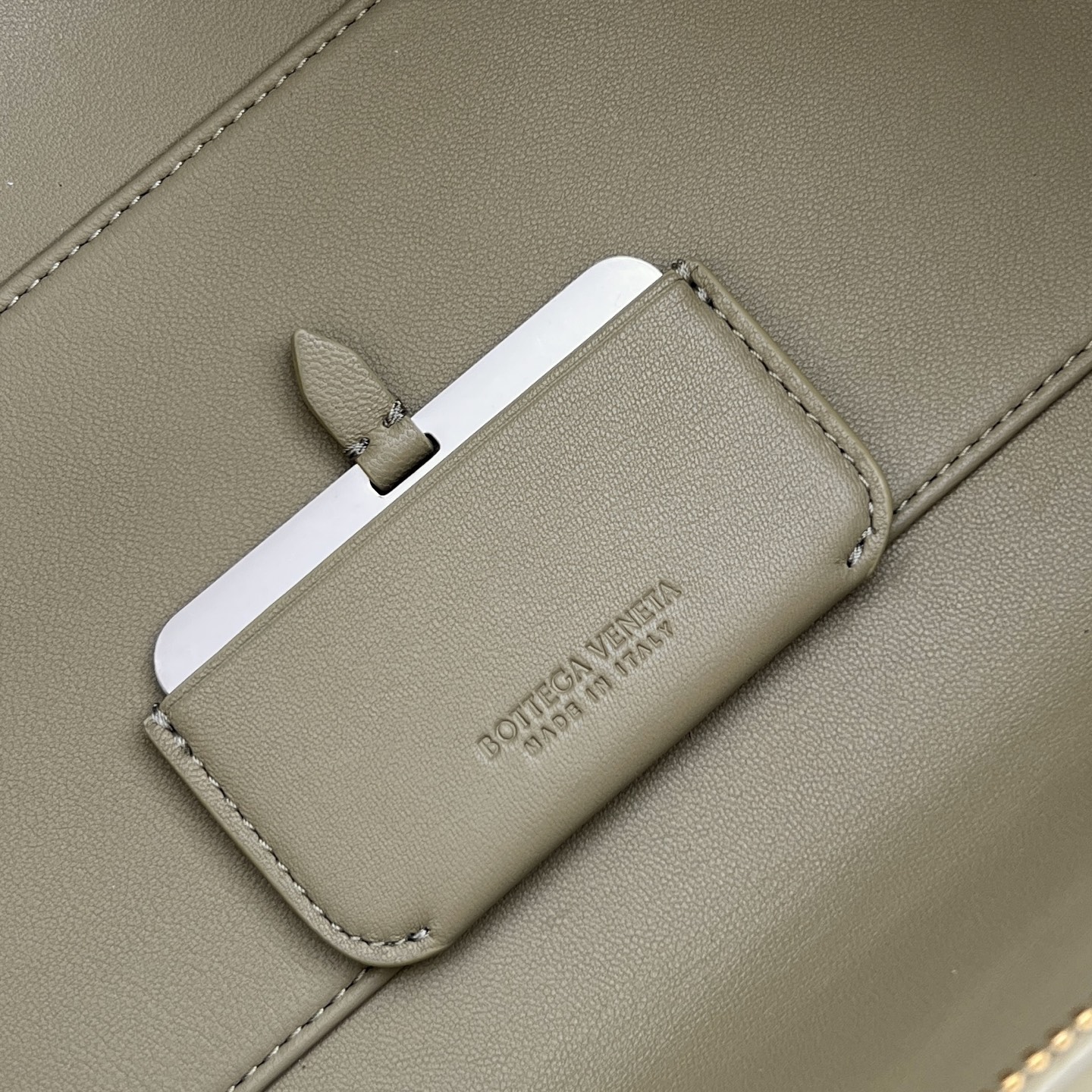 BV's new product Barbare Tote handbag, small size 🤎 875932, has a refined simple style and a quiet sense of luxury photo 8