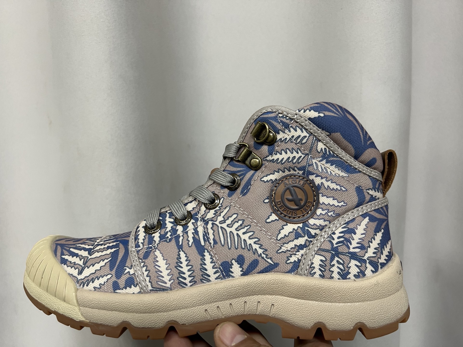 _d1R9srk-_6-4tG0TFjNewEc9lvYzUfe7zZrIBNQ