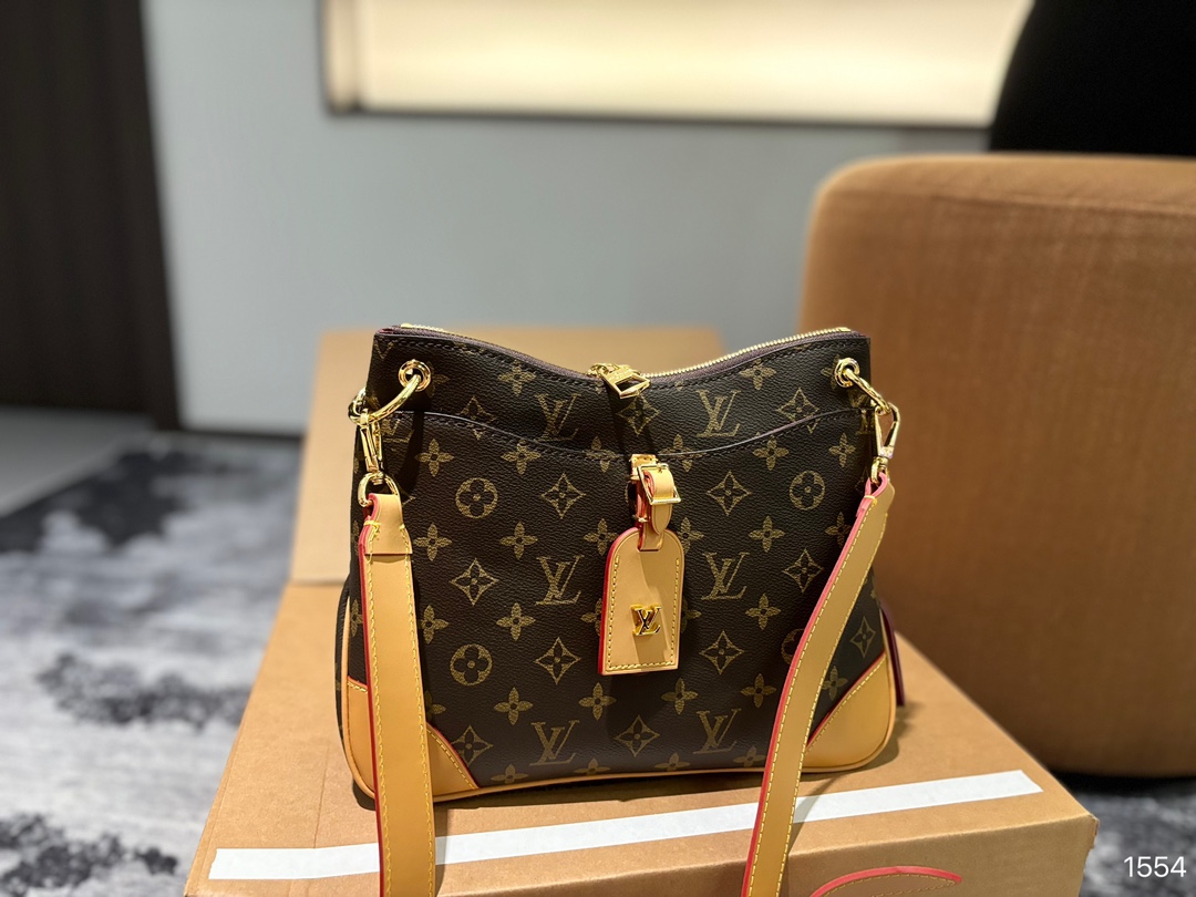 Louis Vuitton LV Boulogne Taschen Umhängetaschen  & Schultertaschen Schwarz Ketten