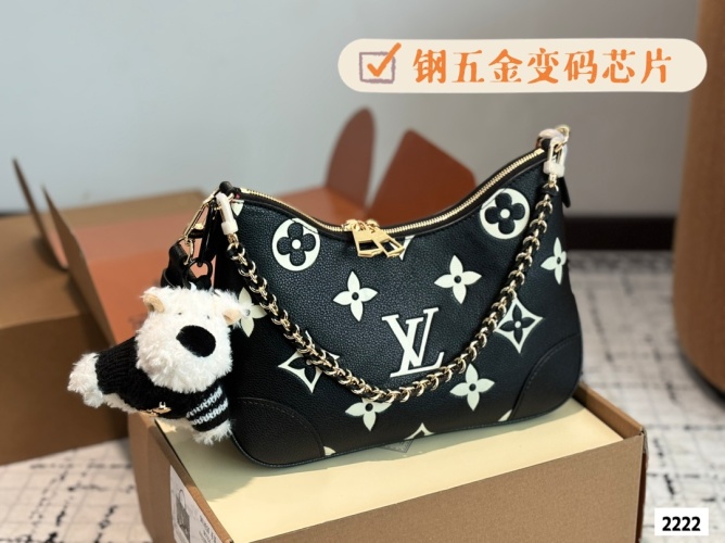 Louis Vuitton Vintage Croissant Bag with Strap and Chain - Black