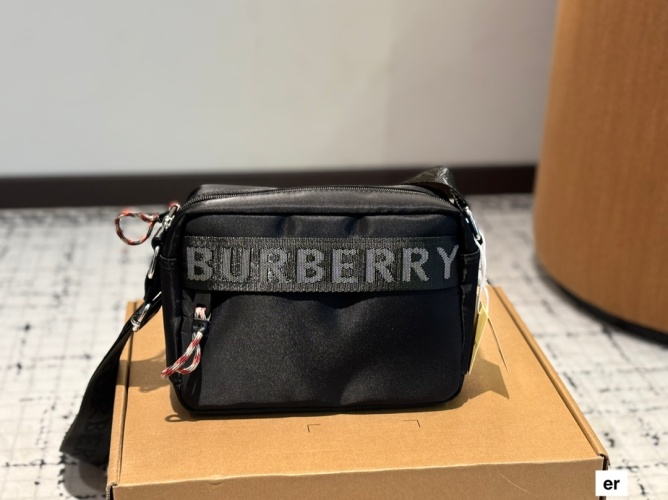 Burberry New Camera Bag, Nylon Crossbody Bag, Lightweight, 23*15cm 1 Burberry New Camera Bag, Nylon Crossbody Bag, Lightweight, 23*15cm
