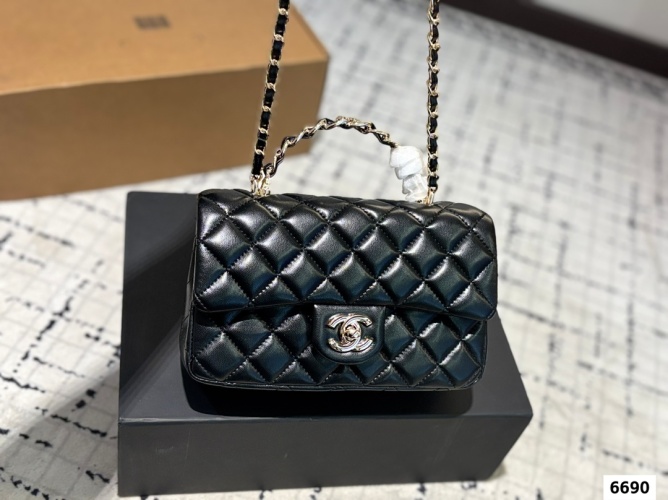 Elegant Chanel CF Series Quilted Leather Bag - Versatile & Stylish 1 Elegant Chanel CF Series Quilted Leather Bag - Versatile & Stylish