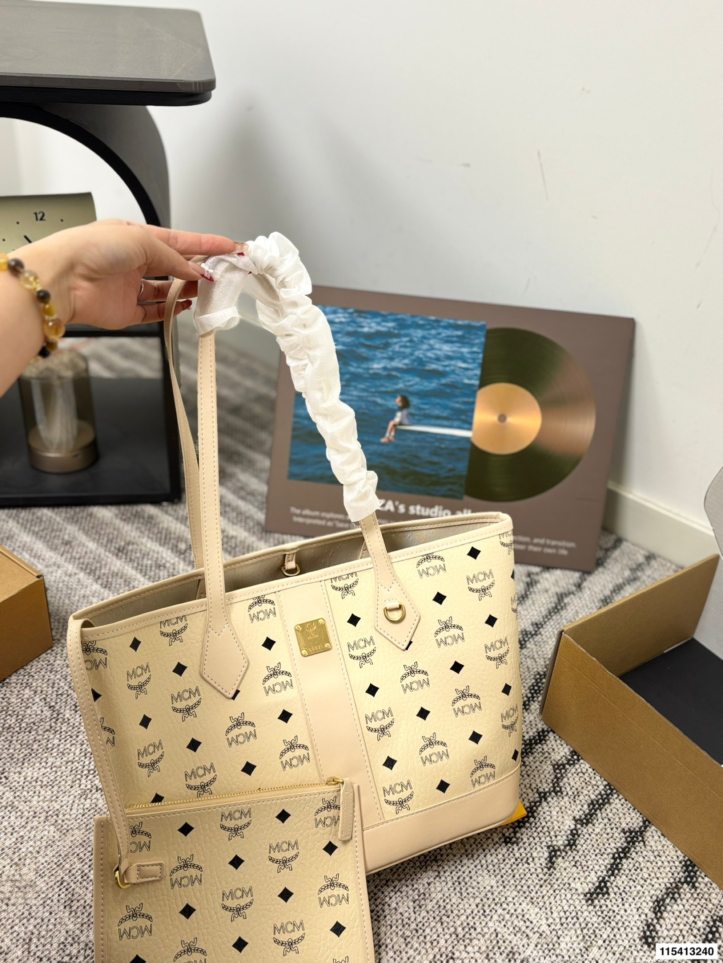 p150 Caja de avión Bolsa tote MCM de dos compartimentos La bolsa es súper bonita, puede adaptarse a cualquier estilo, l…