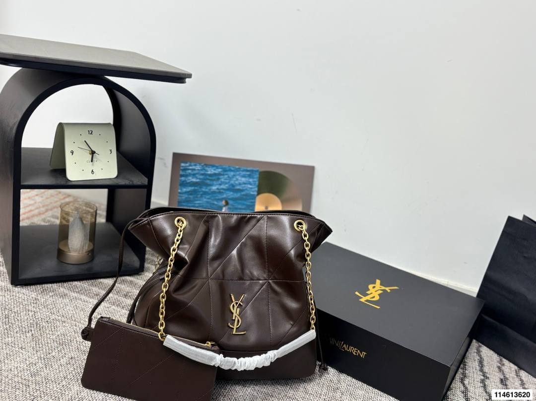 P270 Comes With A Gift Box. | Yves Saint Laurent Slit Tote Bag. | The Beauty Of Overwhelming Texture | The Upper Body Is So Textured | Don’t Be Too Attractive When Shopping In Daily Life Size: 35.33