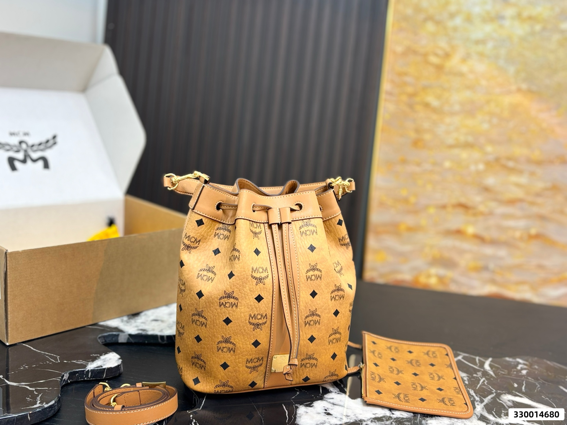 P190 con caja de avión, nuevo bolso cubo MCM | ¿Quién ha estado esperando este bolso cubo? Gran capacidad, 🉑 bajo el b…