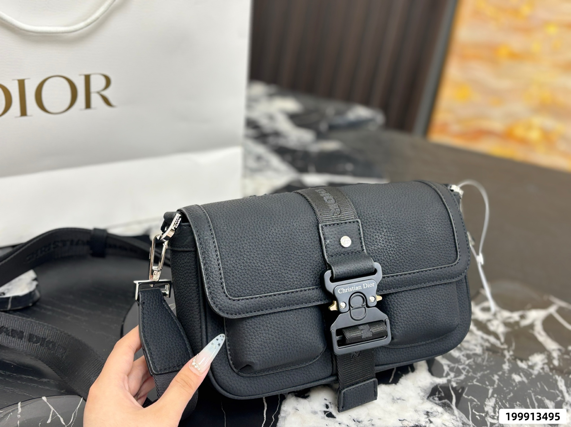 P248 | Dior Dior Hit The Road | The Crossbody Bag Has A Cool Feel | Unisex Style | Can Be Easily Matched With Any Combination | Size 24 15