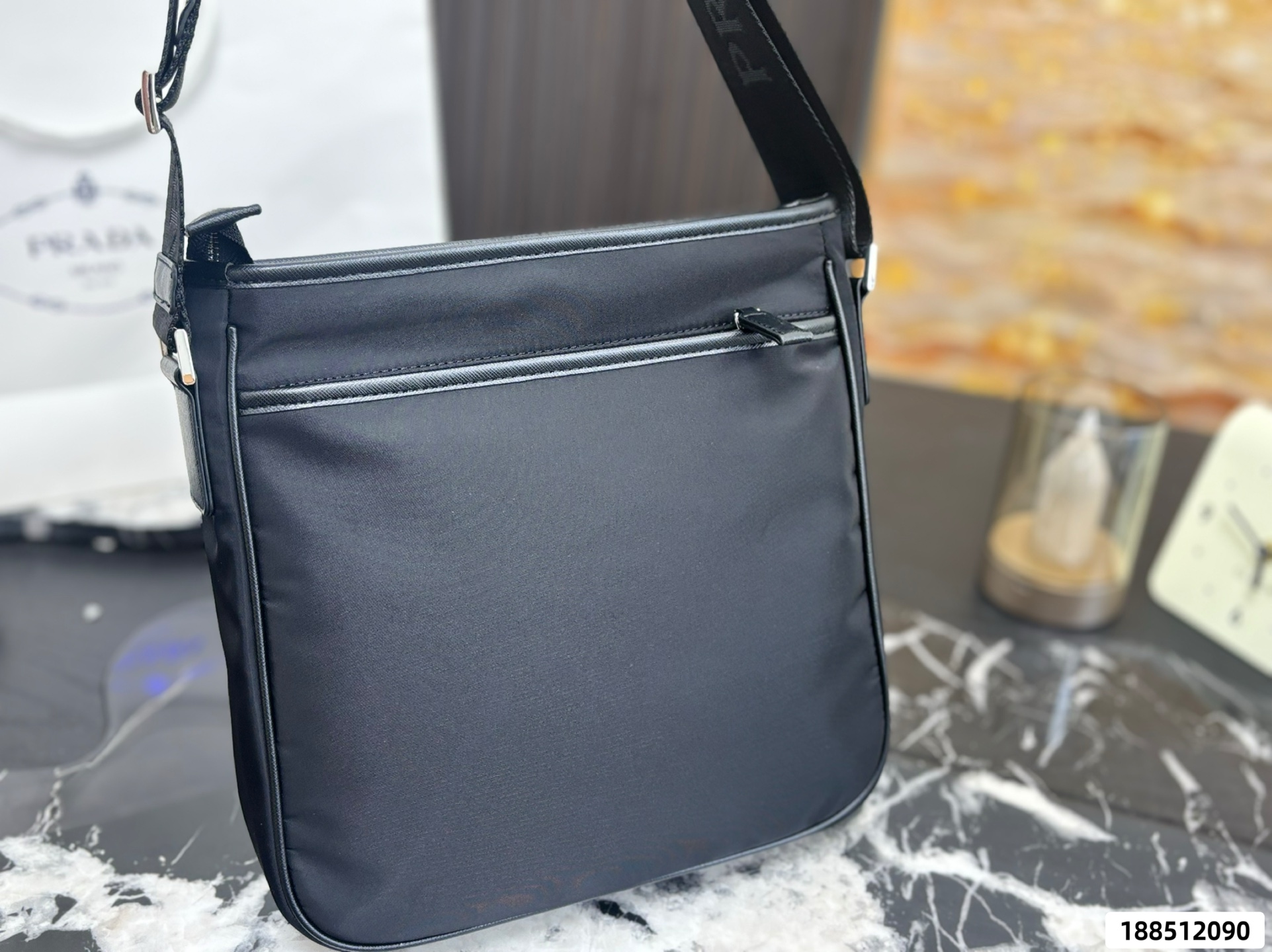 Bolsa PRADA 2024 logo 27 26 — photo 6