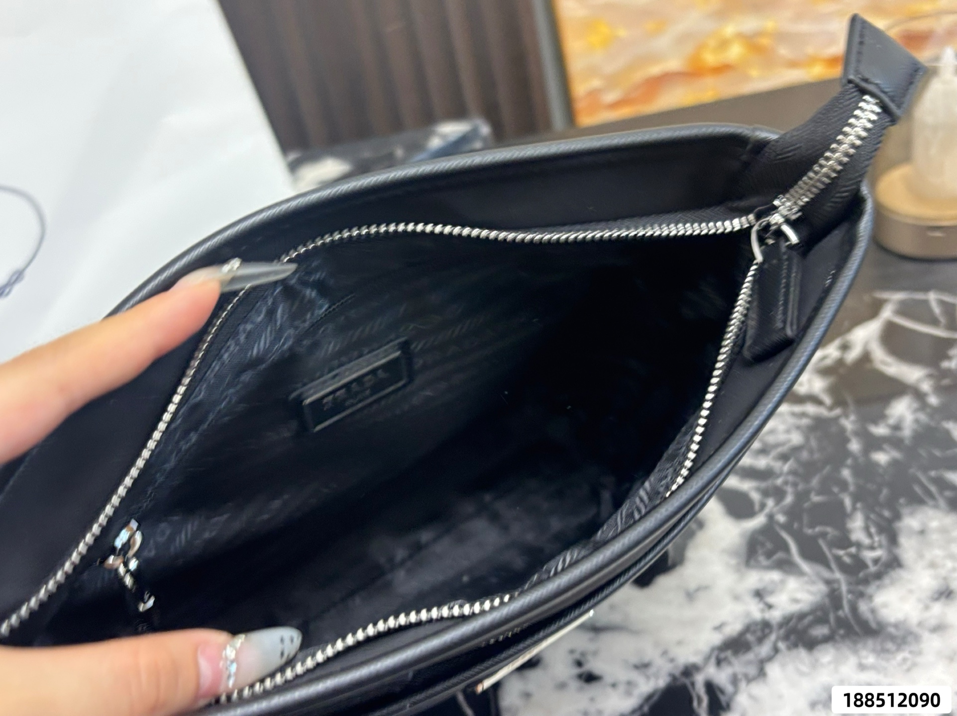 Bolsa PRADA 2024 logo 27 26 — photo 9