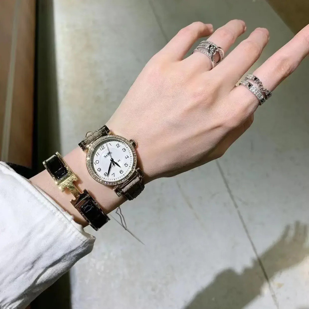 Luxury Cartier-like 32mm gold watch with valose crystal, perfect for special occasions. - 图片 2