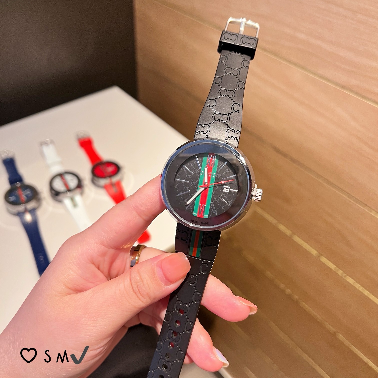 Gucci Dive Watch with Silicone Band Unisex Quartz Movement Casual Style 2 i1739248159246 3356 0 1