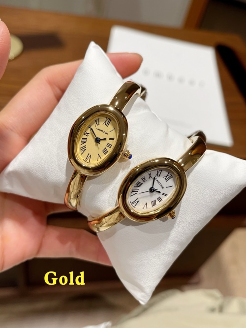Cartier Baignoire Small Gold Bracelet Watch, Quartz Movement, Silvered Dial 1 Cartier Baignoire Small Gold Bracelet Watch, Quartz Movement, Silvered Dial