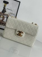 Acheter aaa pas cher Chanel Classic Flap Bag Pochettes & Sacs de Soirée Sacs À Bandoulière & À Épaule Blanc Femmes Quincaillerie en or Peau de mouton La chaîne 1 Acheter aaa pas cher
Chanel Classic Flap Bag Pochettes & Sacs de Soirée Sacs À Bandoulière & À Épaule Blanc Femmes Quincaillerie en or Peau de mouton La chaîne