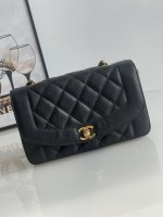 Chanel Classic Flap Bag Nouveau Sacs À Bandoulière & À Épaule Noir Or Cuir de vache La chaîne 1 Chanel Classic Flap Bag Nouveau
Sacs À Bandoulière & À Épaule Noir Or Cuir de vache La chaîne