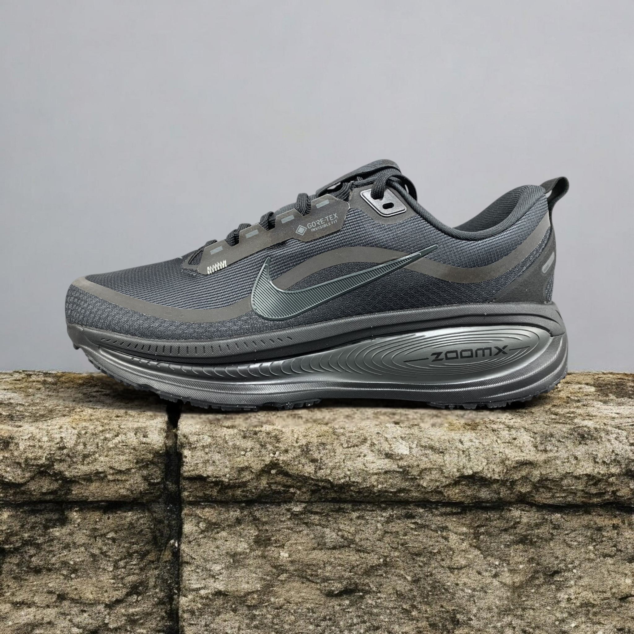 HQ7001-001 登月18代 全黑-Ksneaker