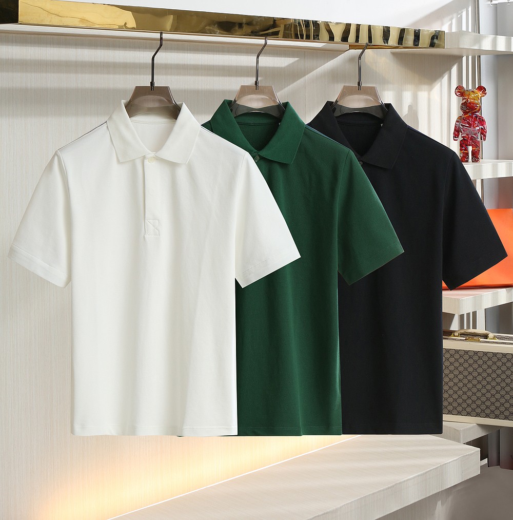    。B家 官网同款 春夏最新撞色战马男士翻领T恤，传统的短袖Polo衫款型，精选中等厚度的珠地网眼布