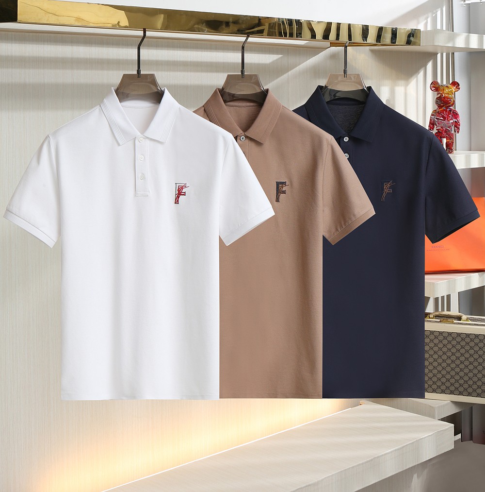 NO:135830,.Fendi Fer**gamo2025 summer new men's lapel polo shirt unlocks Italian elegance. The neckline design is the finishing touch of the entire short-sleeved sleeves. The simple lines outline the neat shape. The iconic brand logo is presented on the chest with exquisite embroidery technology, which is low-key and yet recognizable. Every detail shows the brand's profound heritage and persistent pursuit of the brand. High-quality fabrics are used, soft and comfortable, with excellent breathability and delicate touch. Even when worn in the hot summer, it can always be refreshed!  Color white blue khaki code number M-3XL, fendi, T-shirt, alexander wang19860909.芬迪 Fer**gamo2025 夏季新款男士翻领polo衫,解锁意式优雅.领口设计是整件短袖的点睛之笔,简约线条勾勒出利落造型,标志性品牌logo以精致的刺绣工艺呈现于胸前,低调又不失辨识度,每一处细节都彰显着品牌的深厚底蕴与对品牌的执着追求.选用高品质面料,柔软舒适,透气性极佳,触感细腻,即使在炎炎夏日穿着,也能时刻保持清爽！ 颜色白色 蓝色 卡其 码数M-3XL,,fendi,T-shirt,alexander wang,Men's clothing