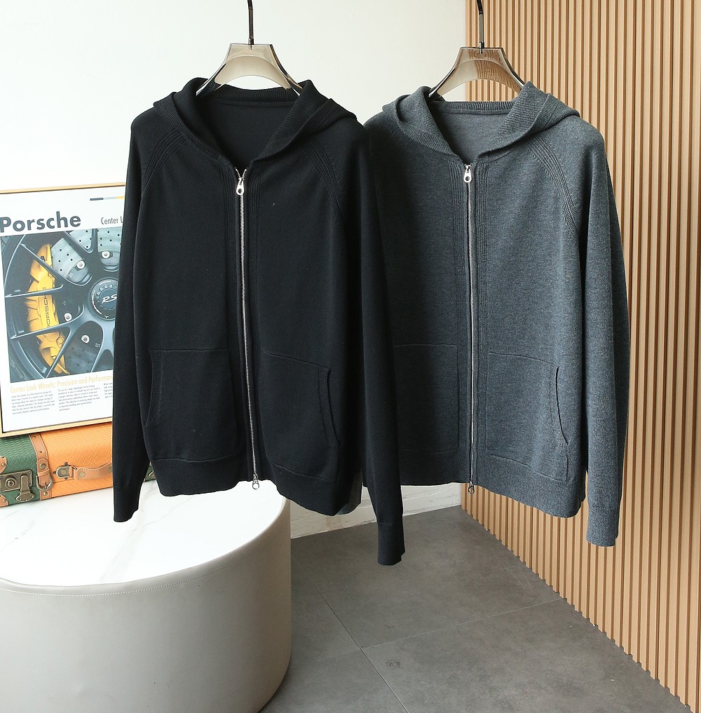 NO:566060,. New autumn and winter LP sweater. High-quality wool, simple but not simple. Details show quality. Whether it is a casual stroll or a business occasion, it can add elegance to you. Fine workmanship, fine and even stitching, not easy to get off line. Color black gray code size M-2xl, loro piana, sweaters, alexander wang19860909. 秋冬新款 LP毛衣.优质羊毛,简约而不简单.细节彰显品质.无论是休闲漫步还是商务场合,它都能为你增添优雅气质.做工精细 针脚细密均匀,不易脱线. 颜色黑色 灰色 码数M-2xl,,loro piana,sweaters,alexander wang,Men's clothing