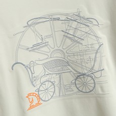 。 2026春夏新款Herm*s马车T恤,把马术精神的优雅织进日常,双股丝光棉,自带绸缎般光泽,透气不贴 。 2026春夏新款Herm*s马车T恤,把马术精神的优雅织进日常,双股丝光棉,自带绸缎般光泽,透气不贴
